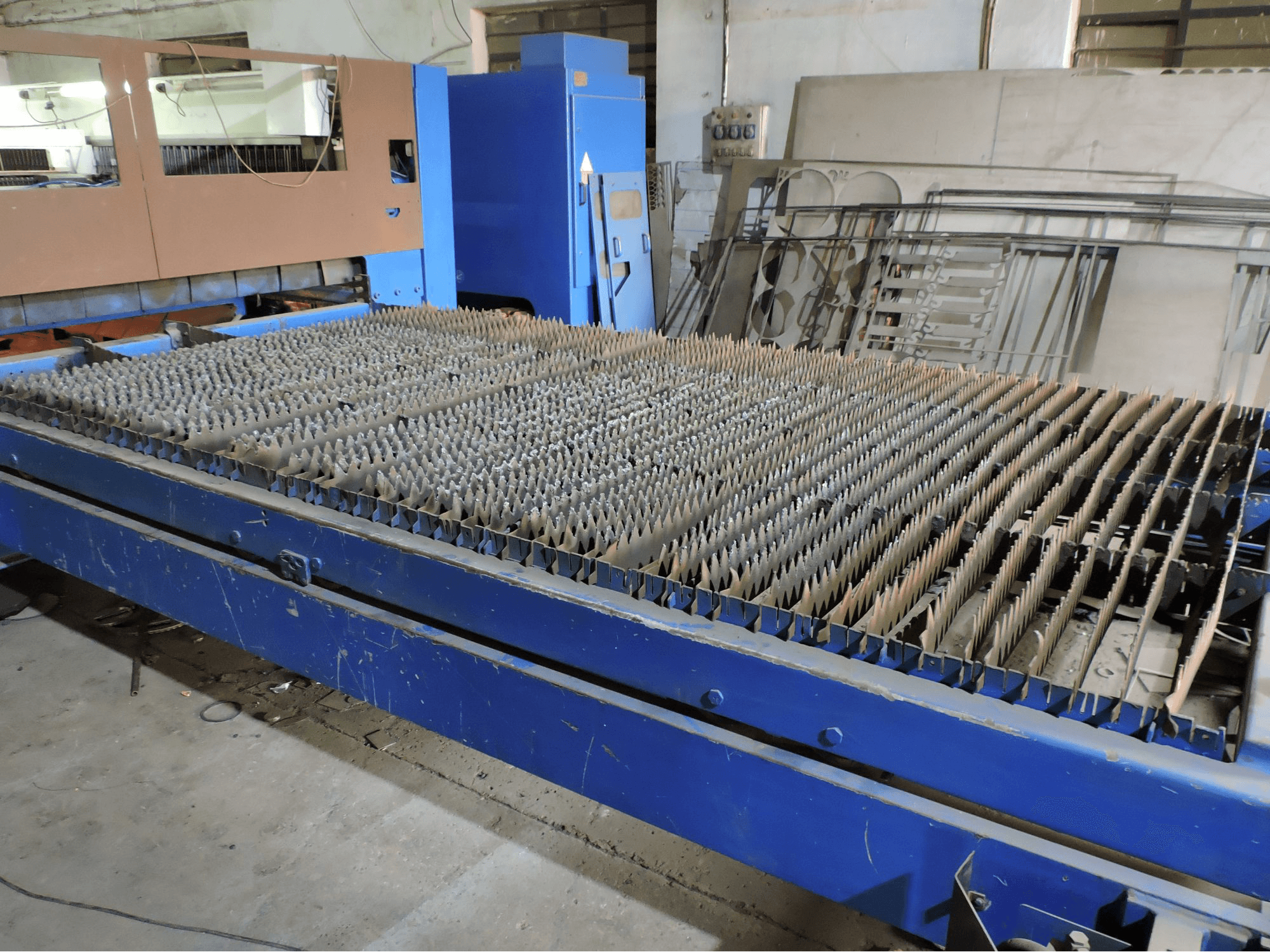 Prikaz stroja Trumpf Trumatic L4030 slijeva