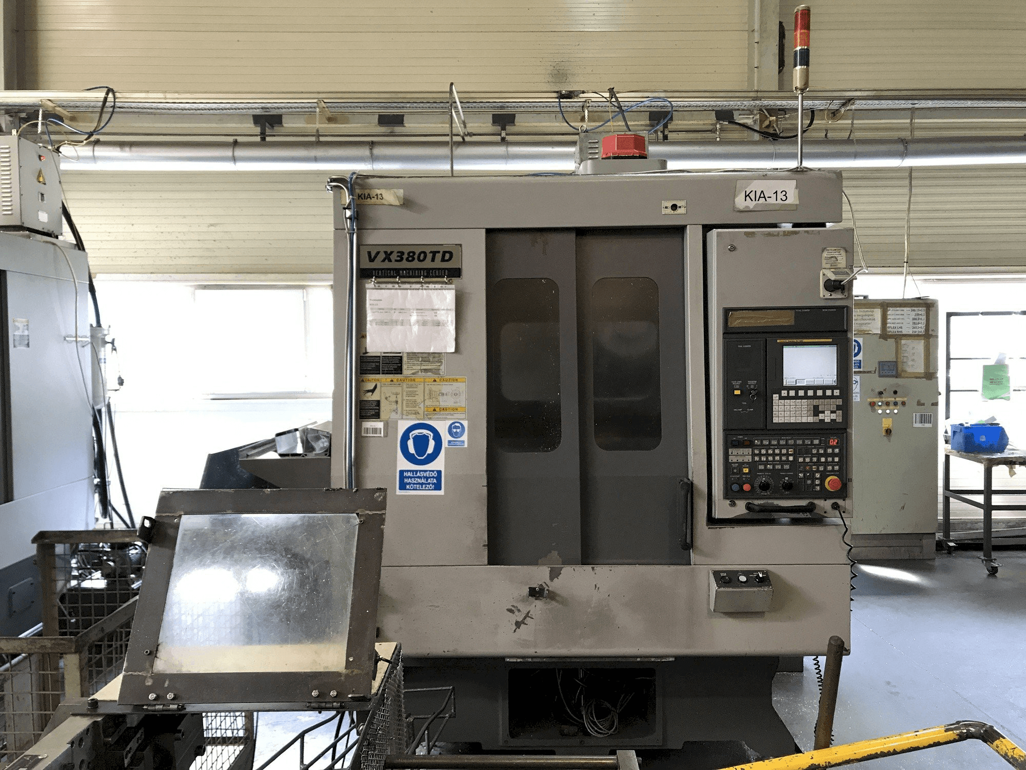 Prikaz stroja Hyundai Kia VX380TD sprijeda