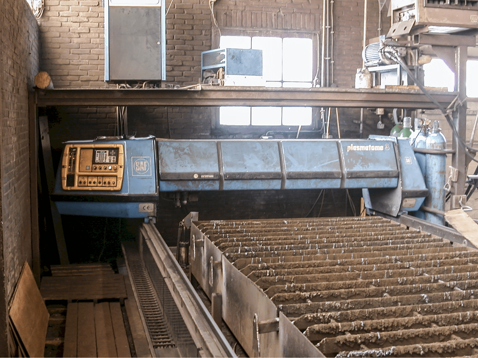 Prikaz stroja SAF PLASMATOME 3 sprijeda