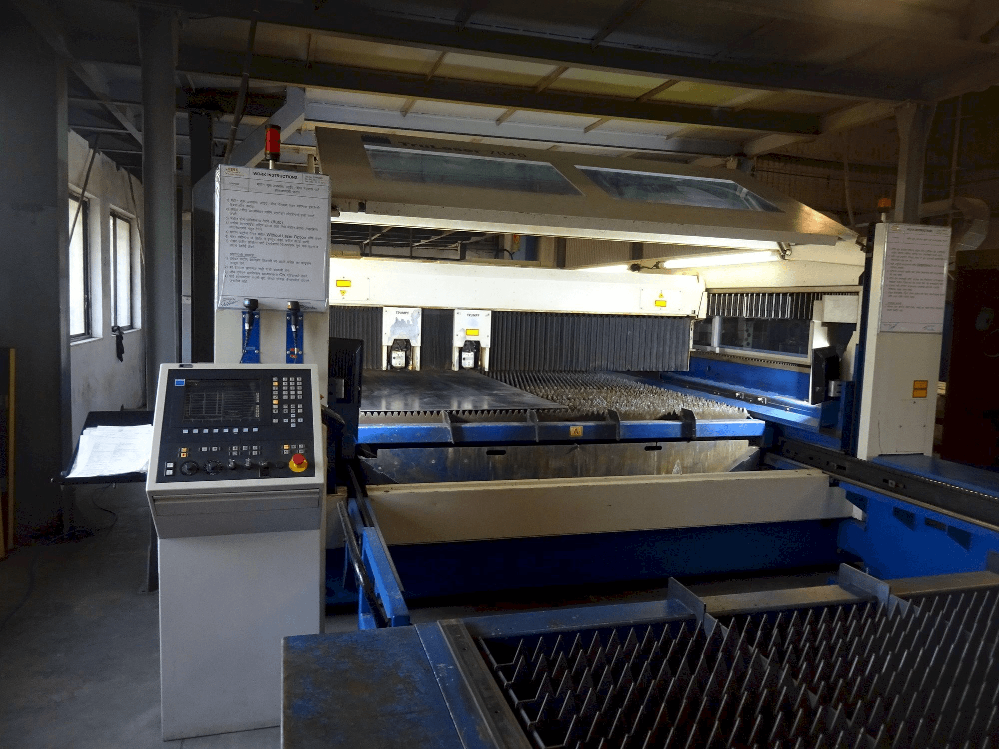 Prikaz stroja Trumpf TruLaser 7040 sprijeda