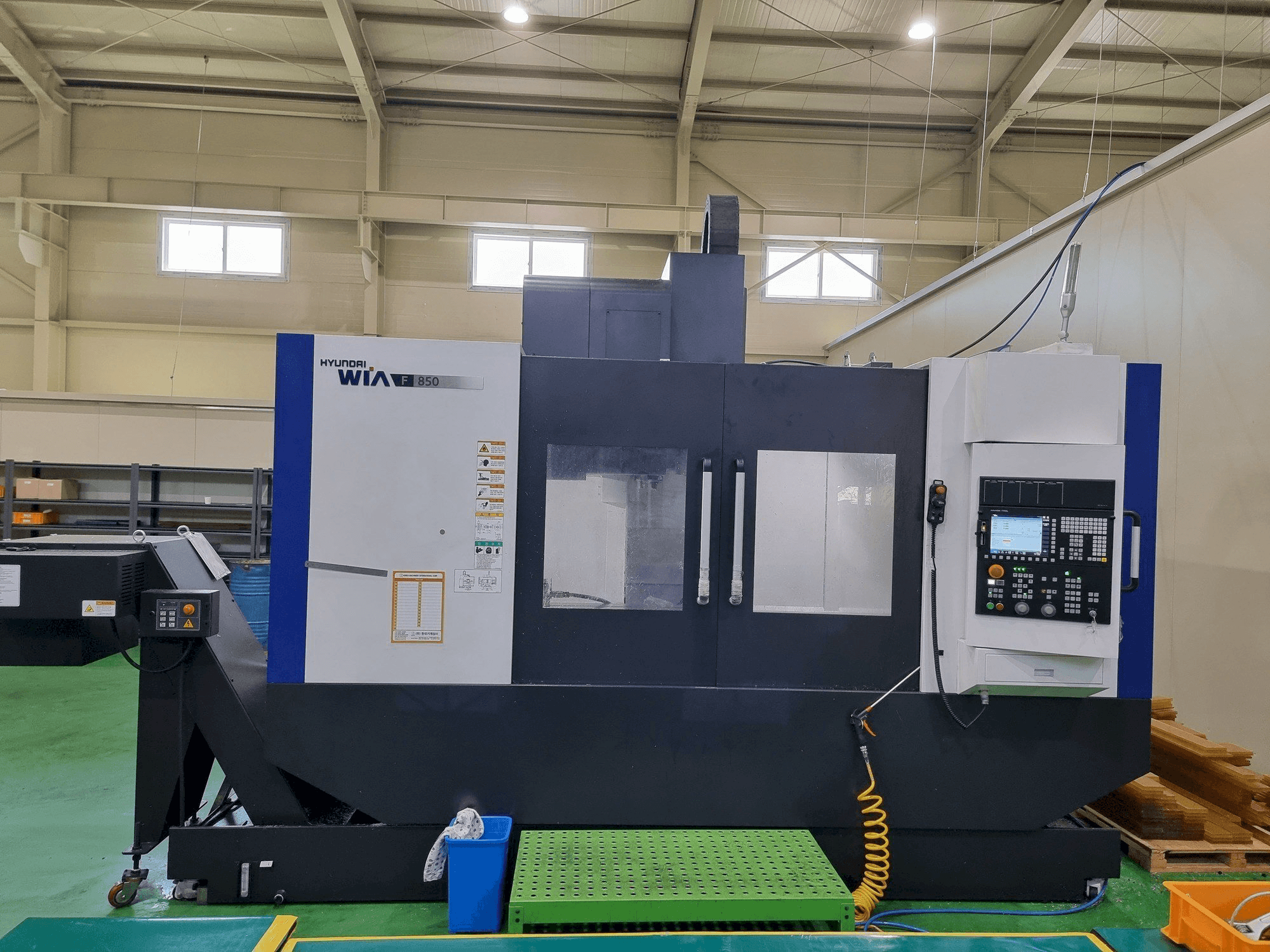 Prikaz stroja Hyundai Wia F850 sprijeda