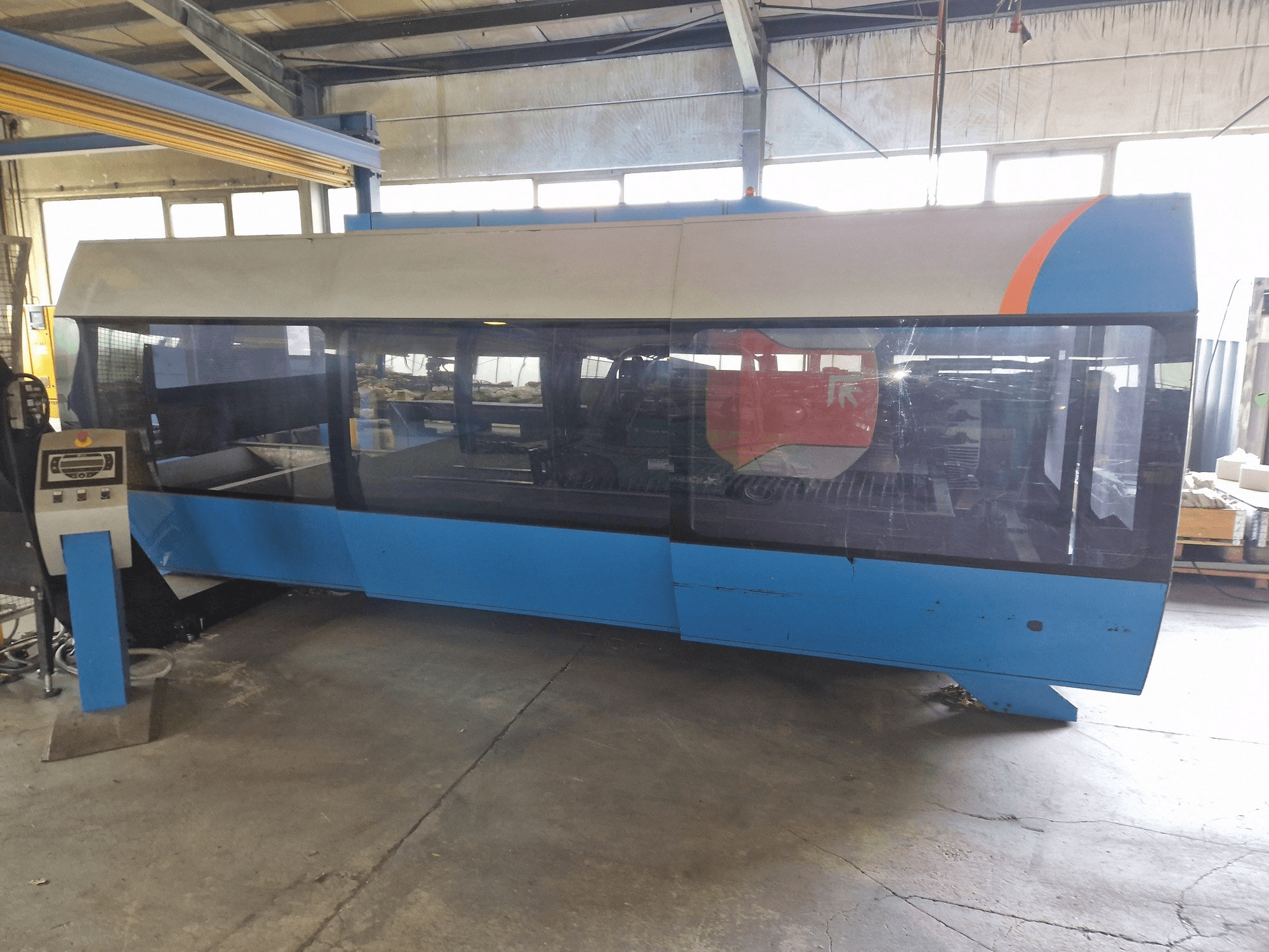 Prikaz stroja Prima Power CP 4000 Zaphiro sprijeda