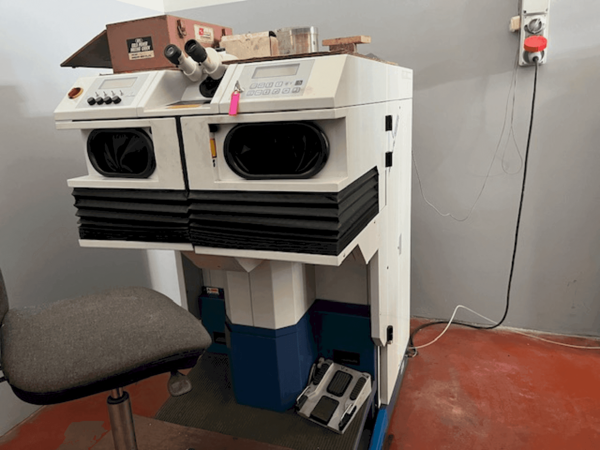 Prikaz stroja ALPHA LASER ALW 150 sprijeda