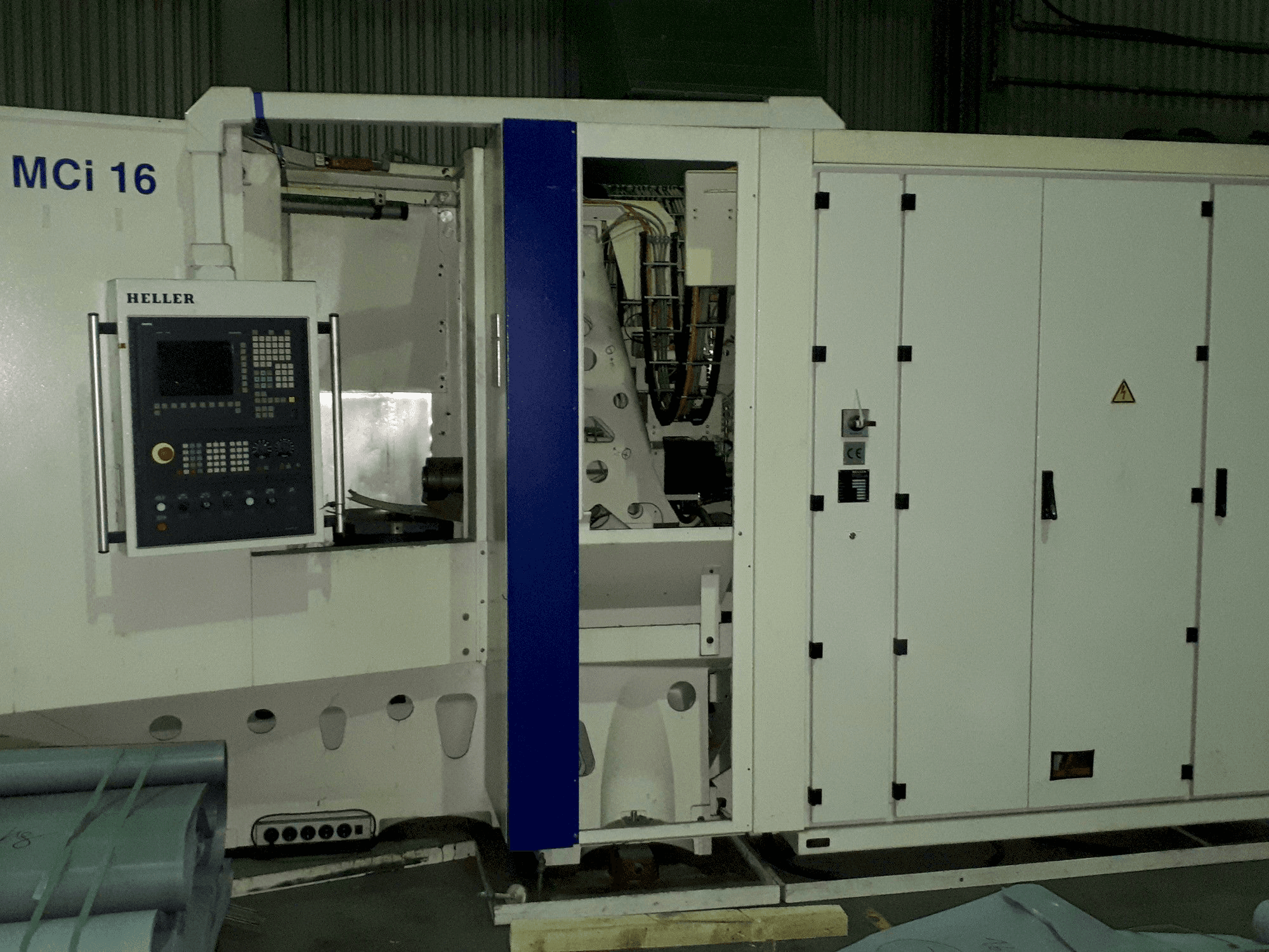 Prikaz stroja HELLER MCi 16 sprijeda
