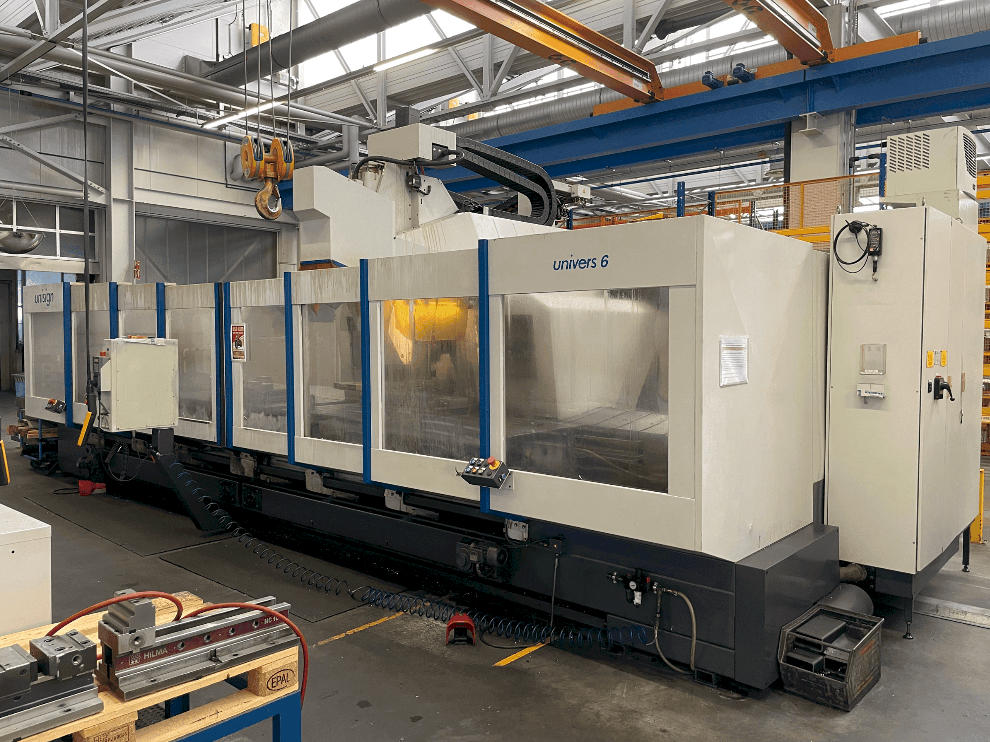 Prikaz stroja Unisign UNIVERS 6 sprijeda