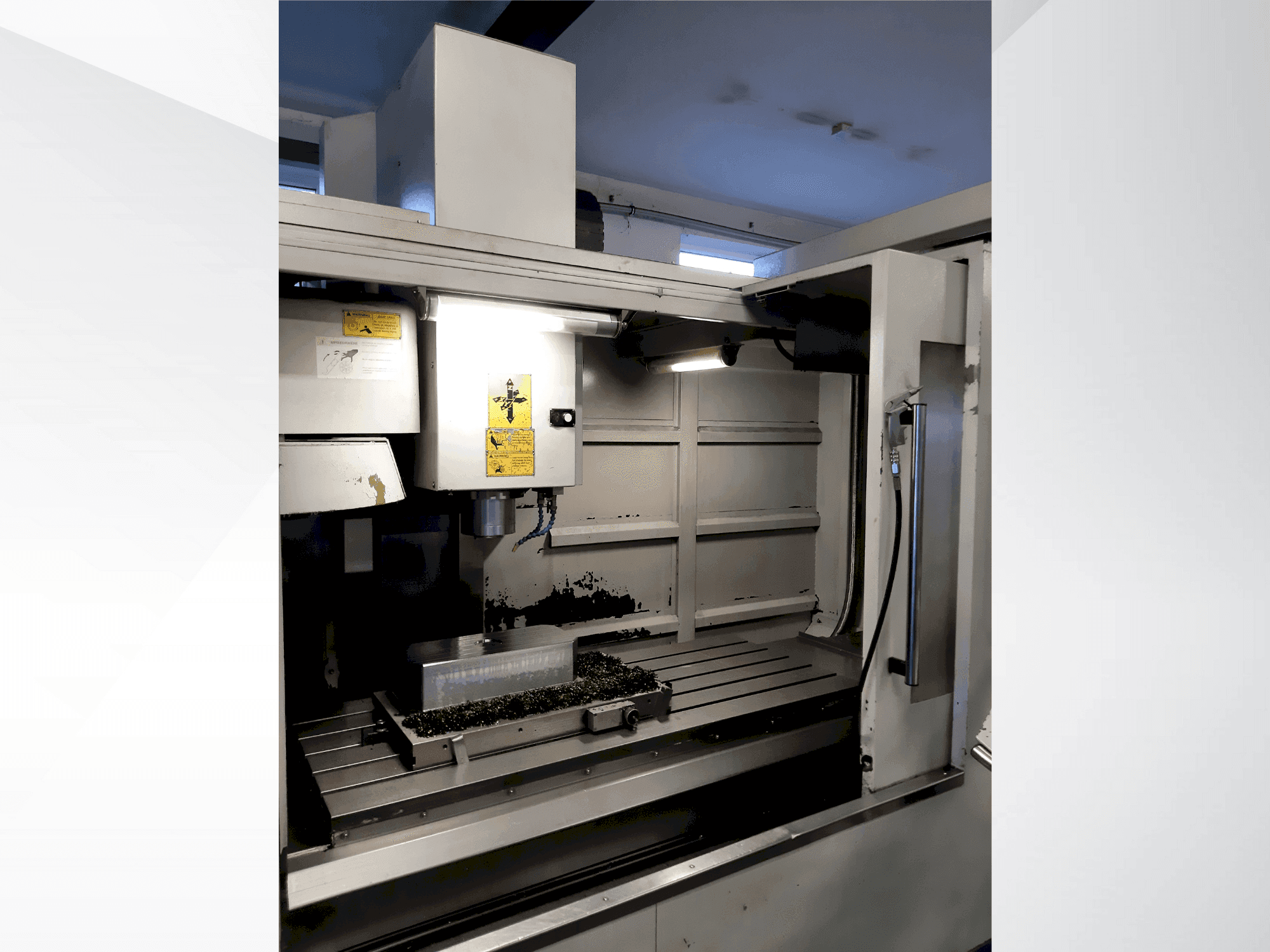 Prikaz stroja Finetech SMV-1570-3B sprijeda