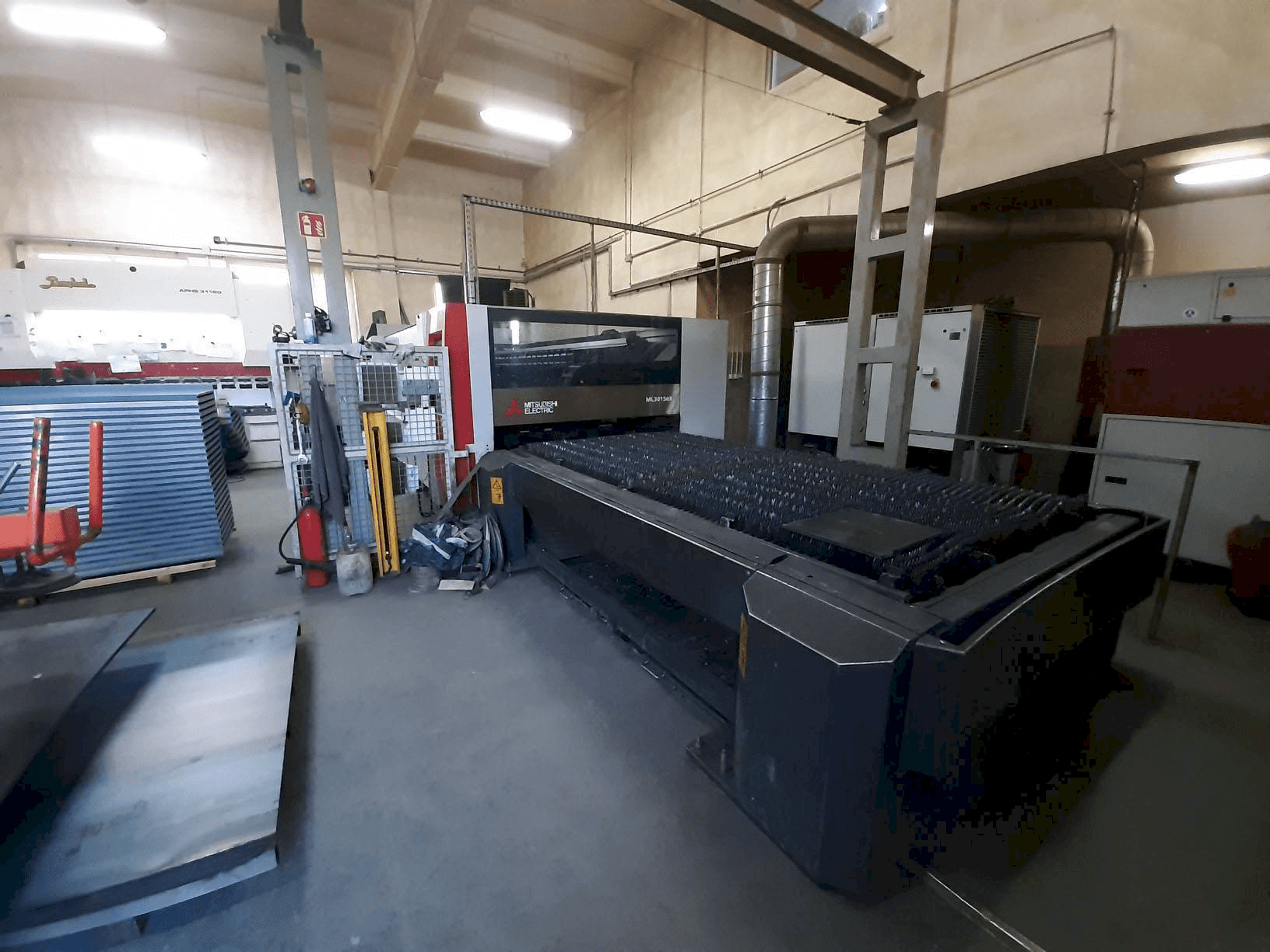 Prikaz stroja Mitsubishi ML3015 eX(S2)-450F-R sprijeda