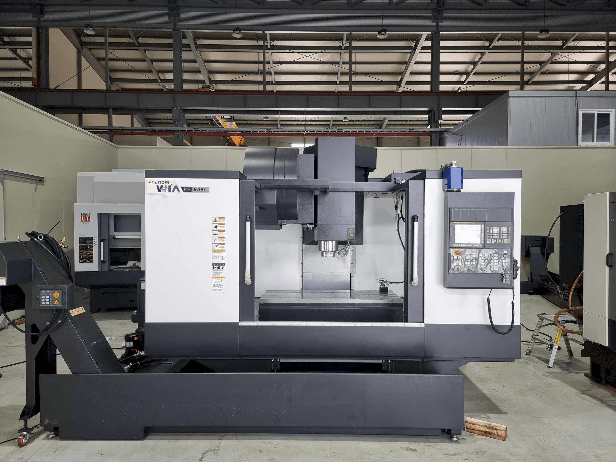 Prikaz stroja Hyundai Wia KF 6700 sprijeda