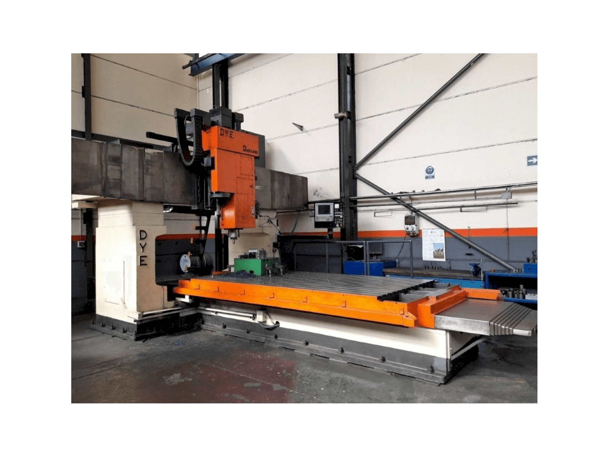 Prikaz stroja DYE FB-3600 sprijeda