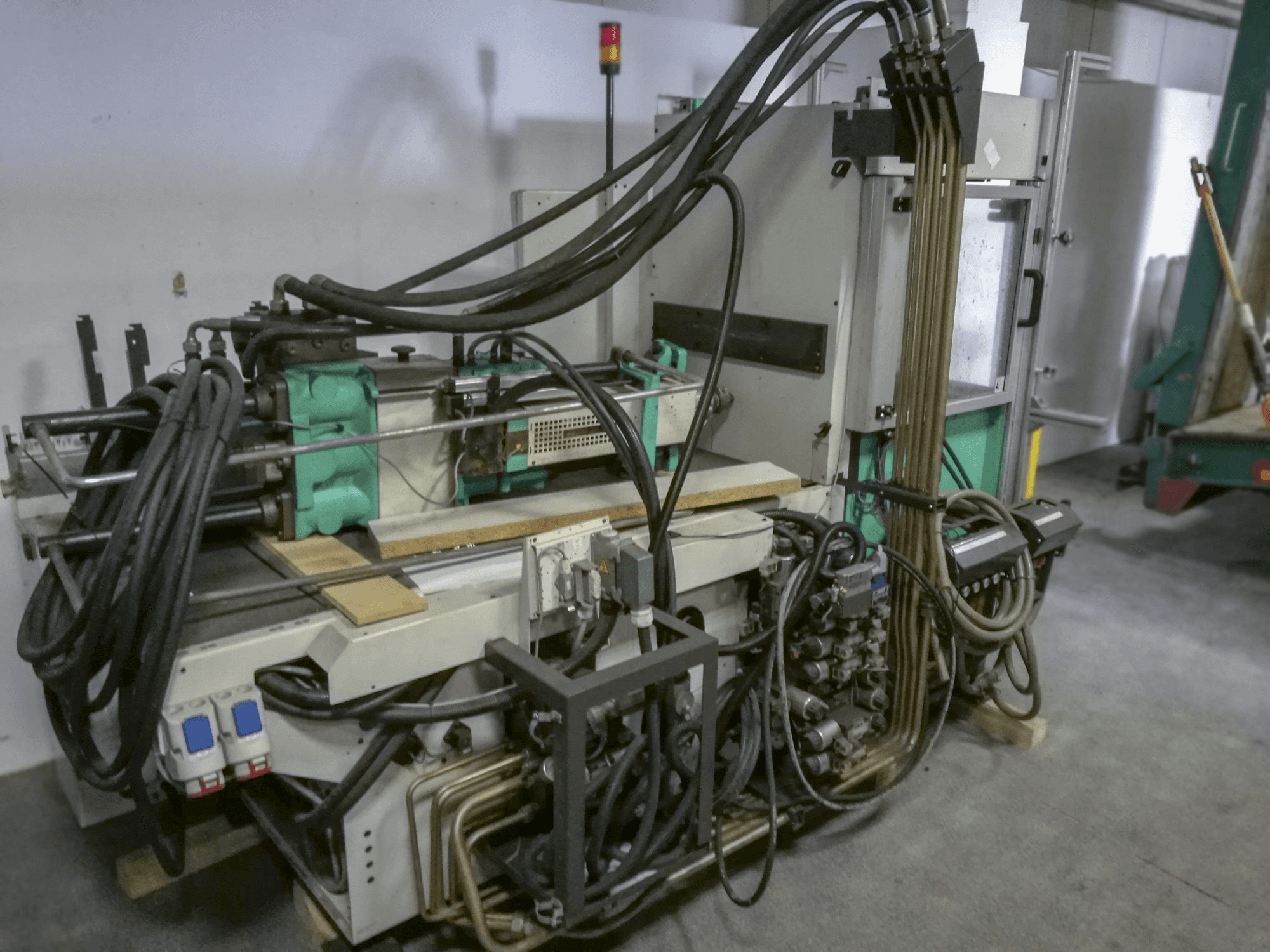 Prikaz stroja Arburg 420C 800-250 sprijeda