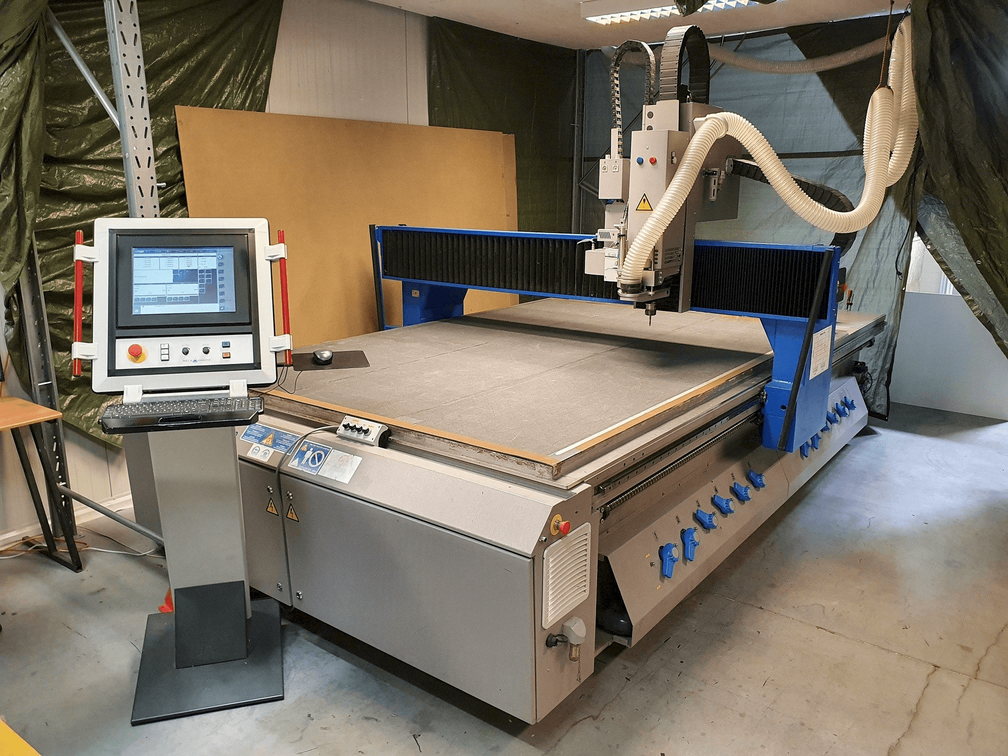 Prikaz stroja MECANUMERIC Mecapro PRO 3020 sprijeda
