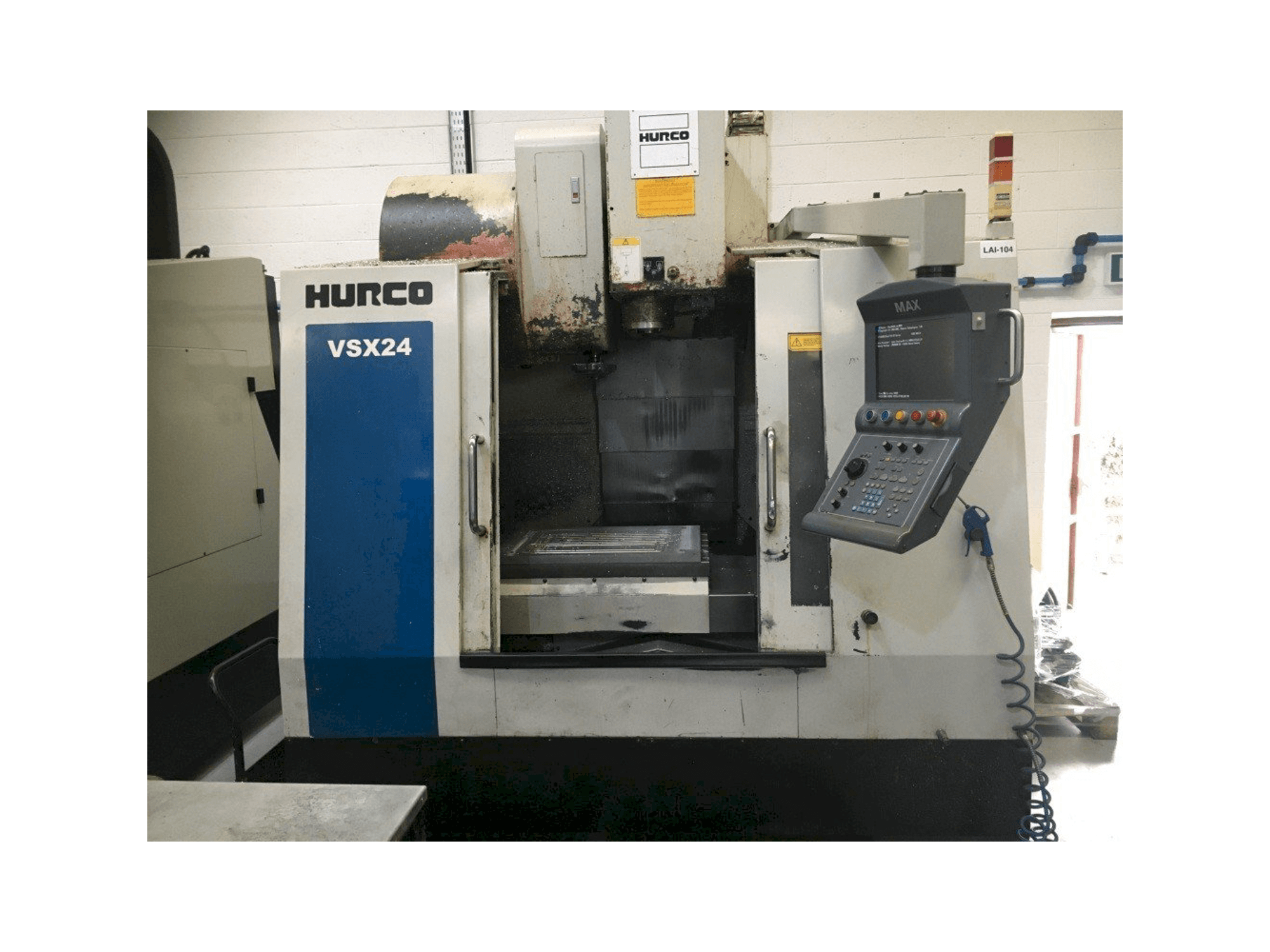 Prikaz stroja Hurco VSX24 sprijeda