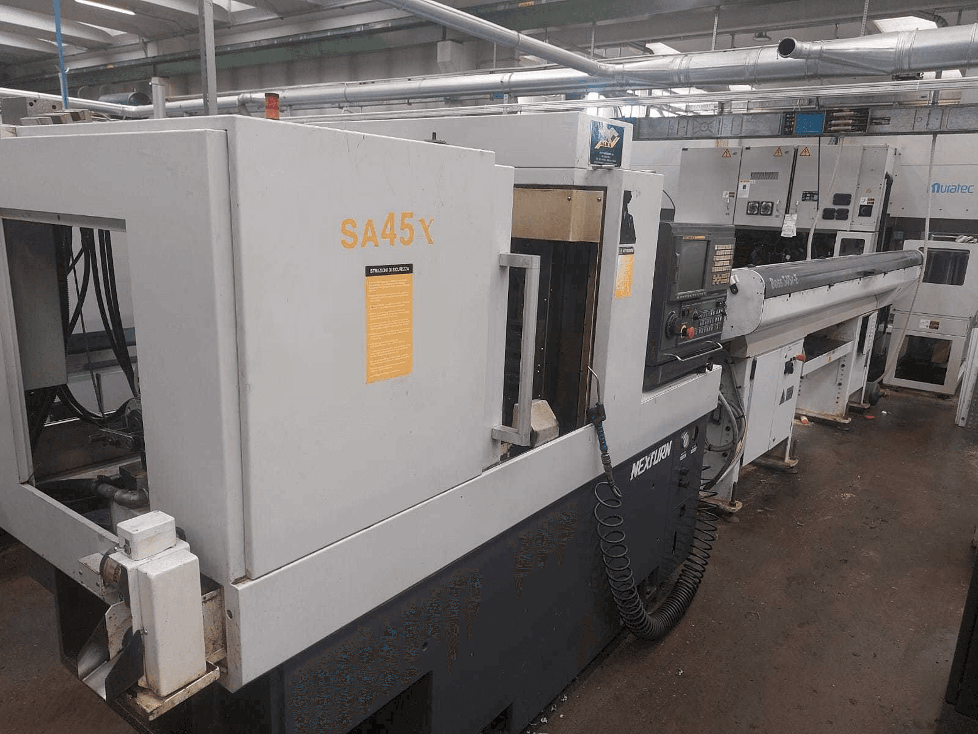 Prikaz lijeve strane stroja Nexturn SA 45X