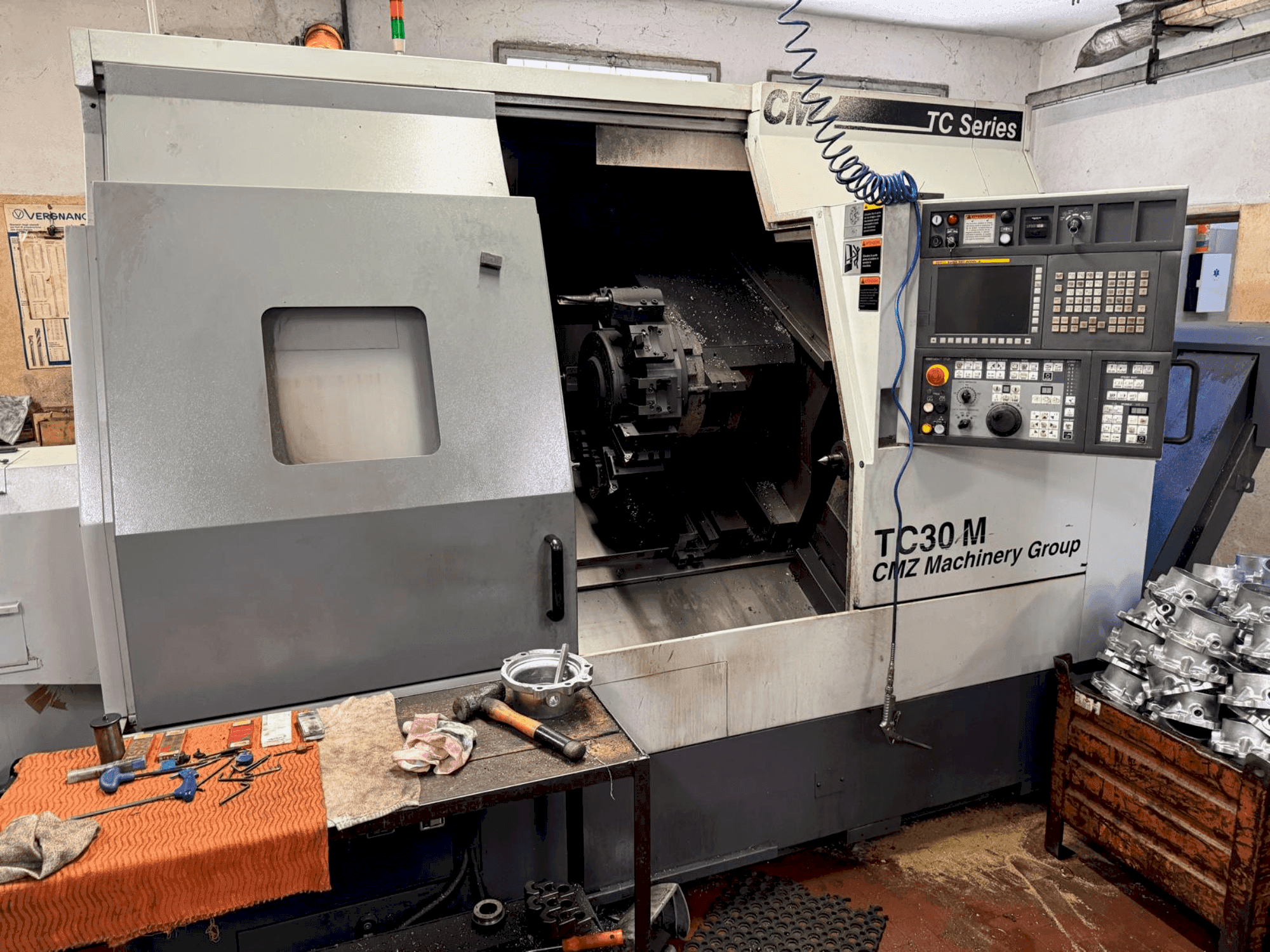 Prikaz stroja CMZ TC30M sprijeda