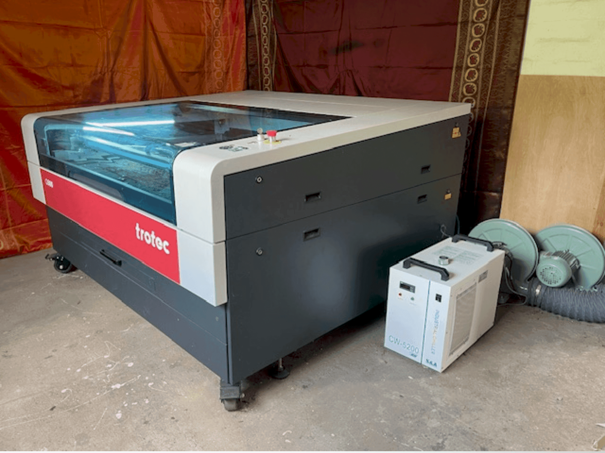 Prikaz stroja Trotec Q500 sprijeda