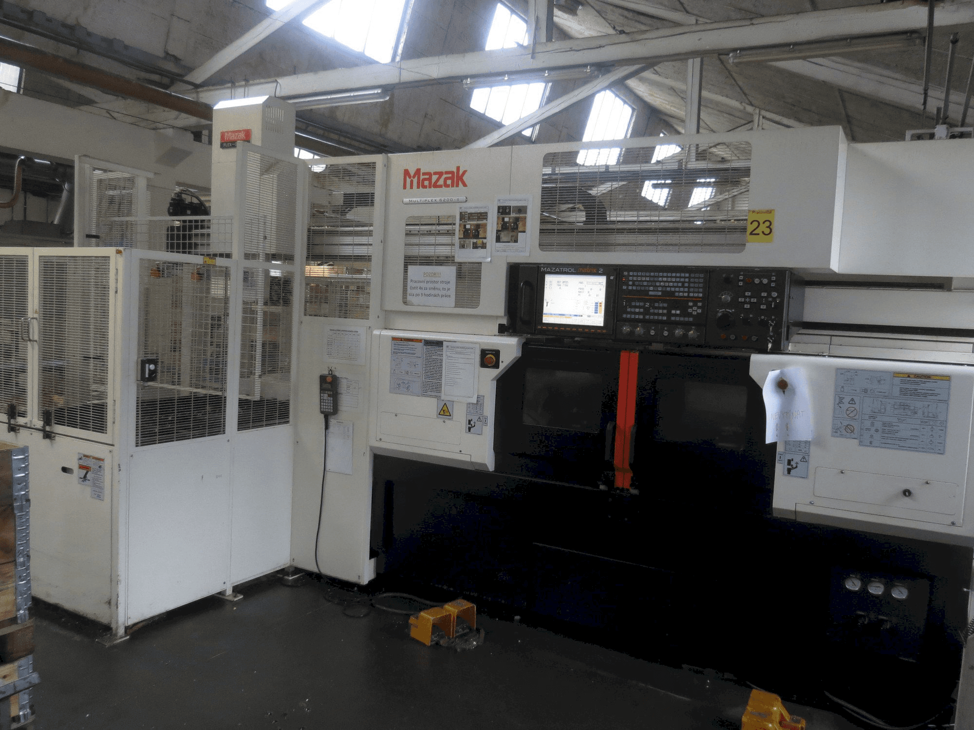 Prikaz stroja Mazak Multiplex 6200-II sprijeda