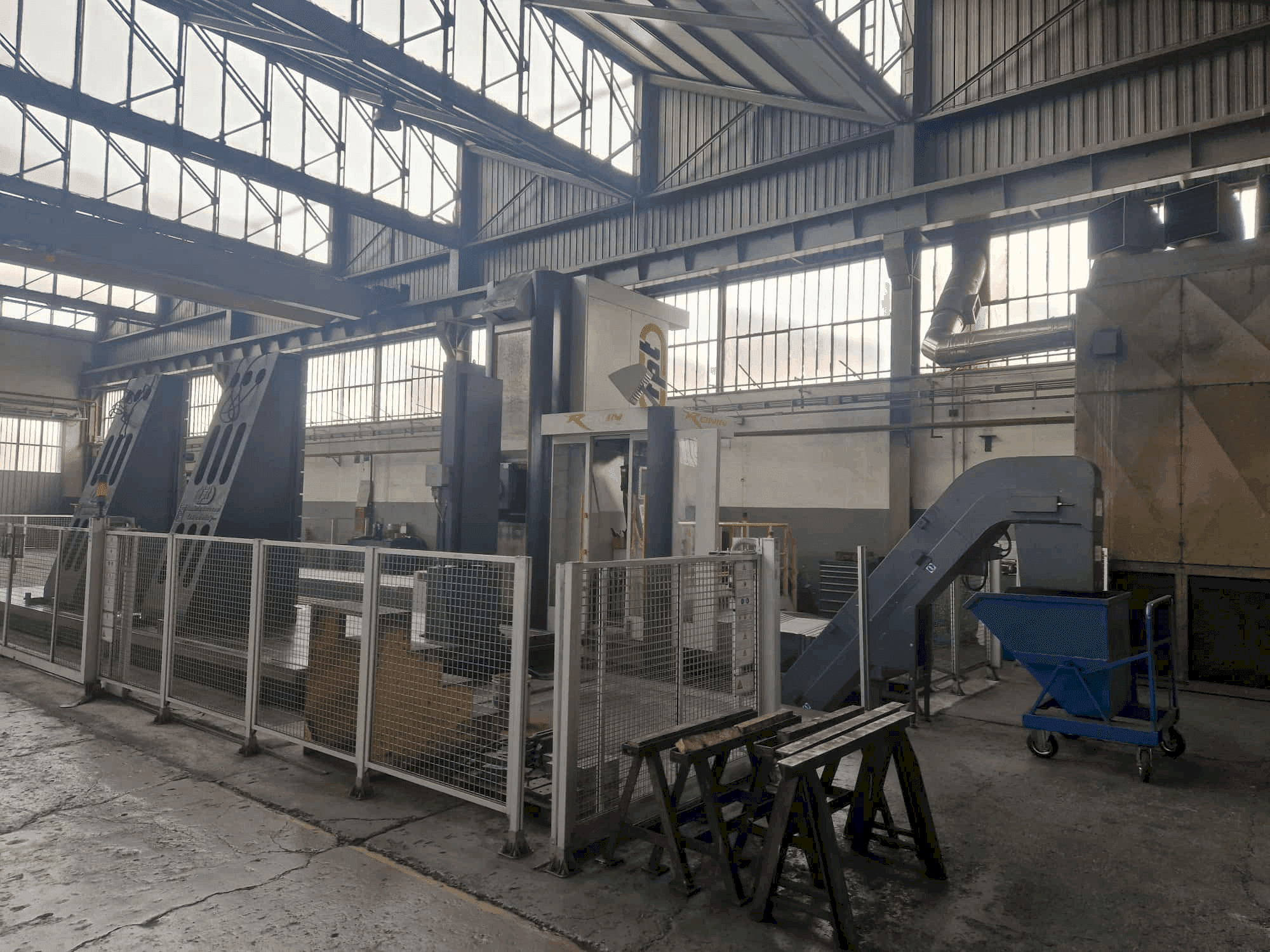 Prikaz stroja FPT RONIN EVO sprijeda