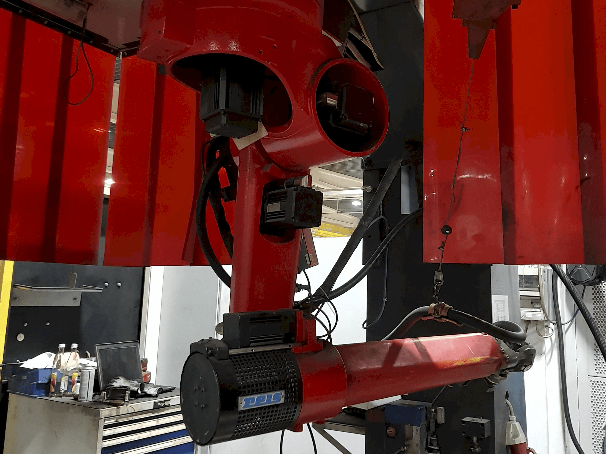 Prikaz stroja Reis Robotics RV30-16 sprijeda