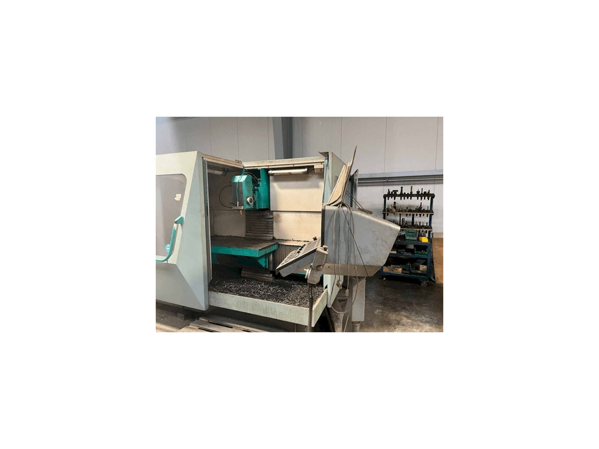 Prikaz stroja DECKEL FP 4-60 sprijeda