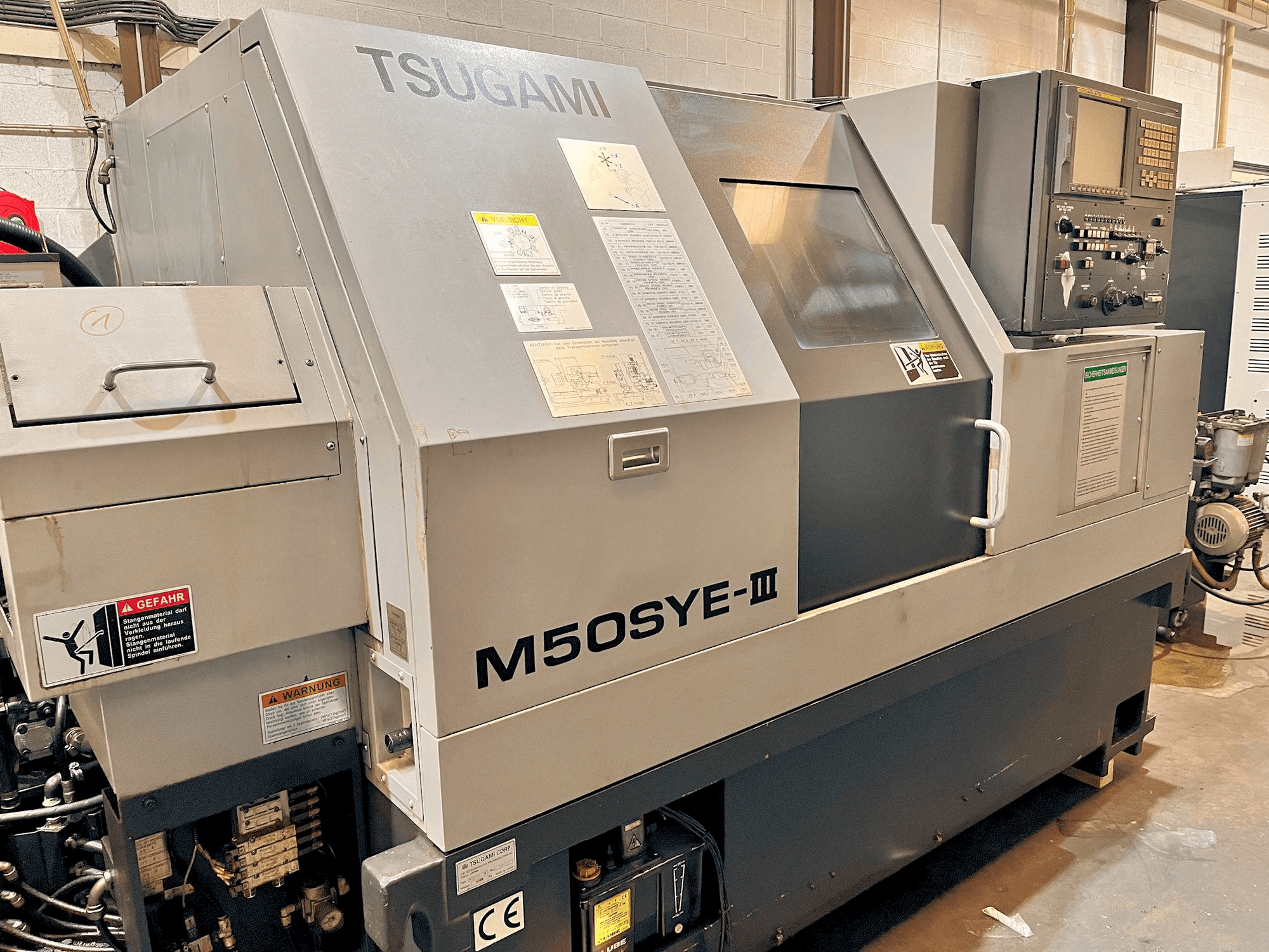 Prikaz stroja TSUGAMI M50SYE-III sprijeda