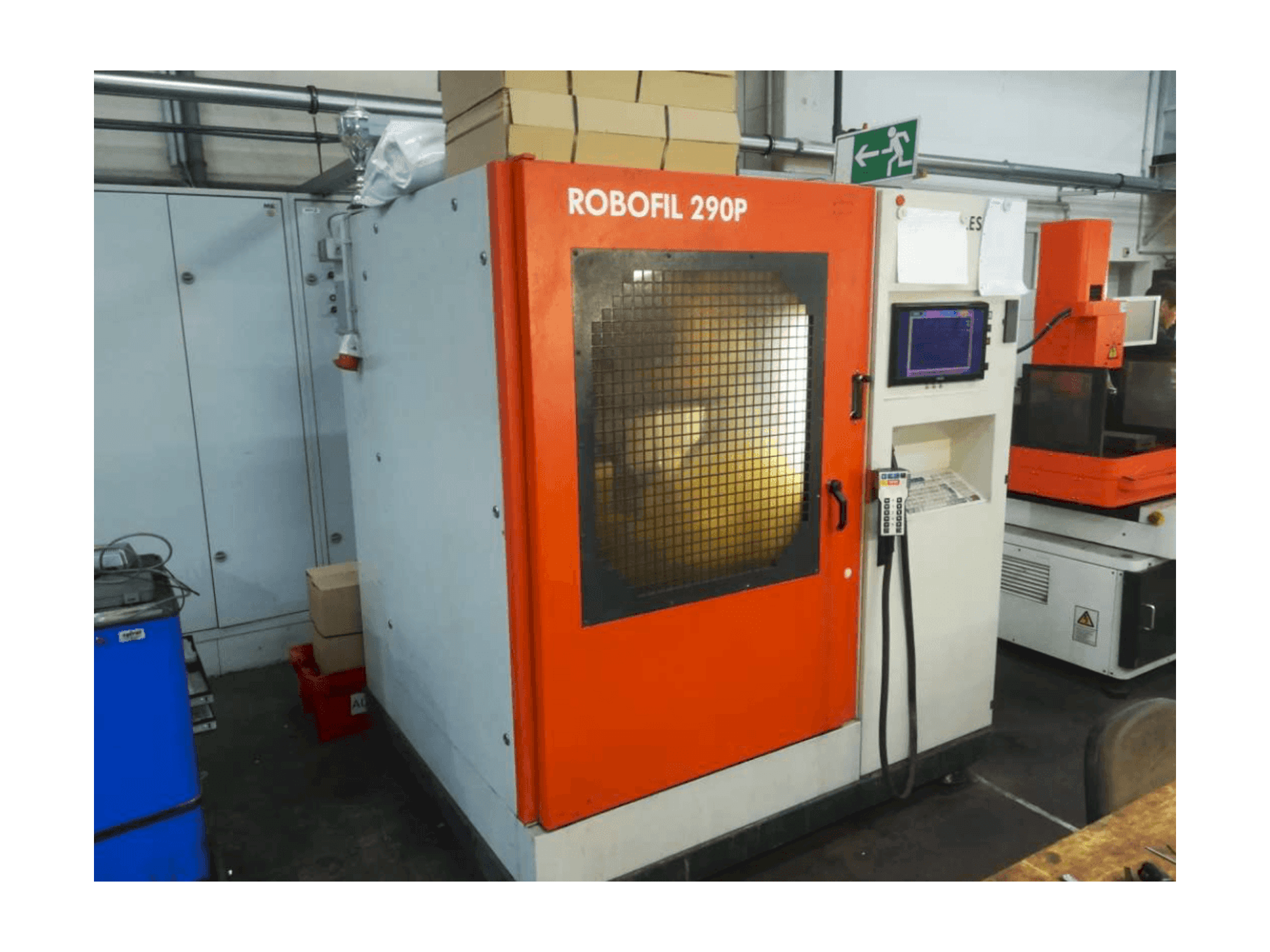 Prikaz stroja CHARMILLES Robofil 290 P sprijeda