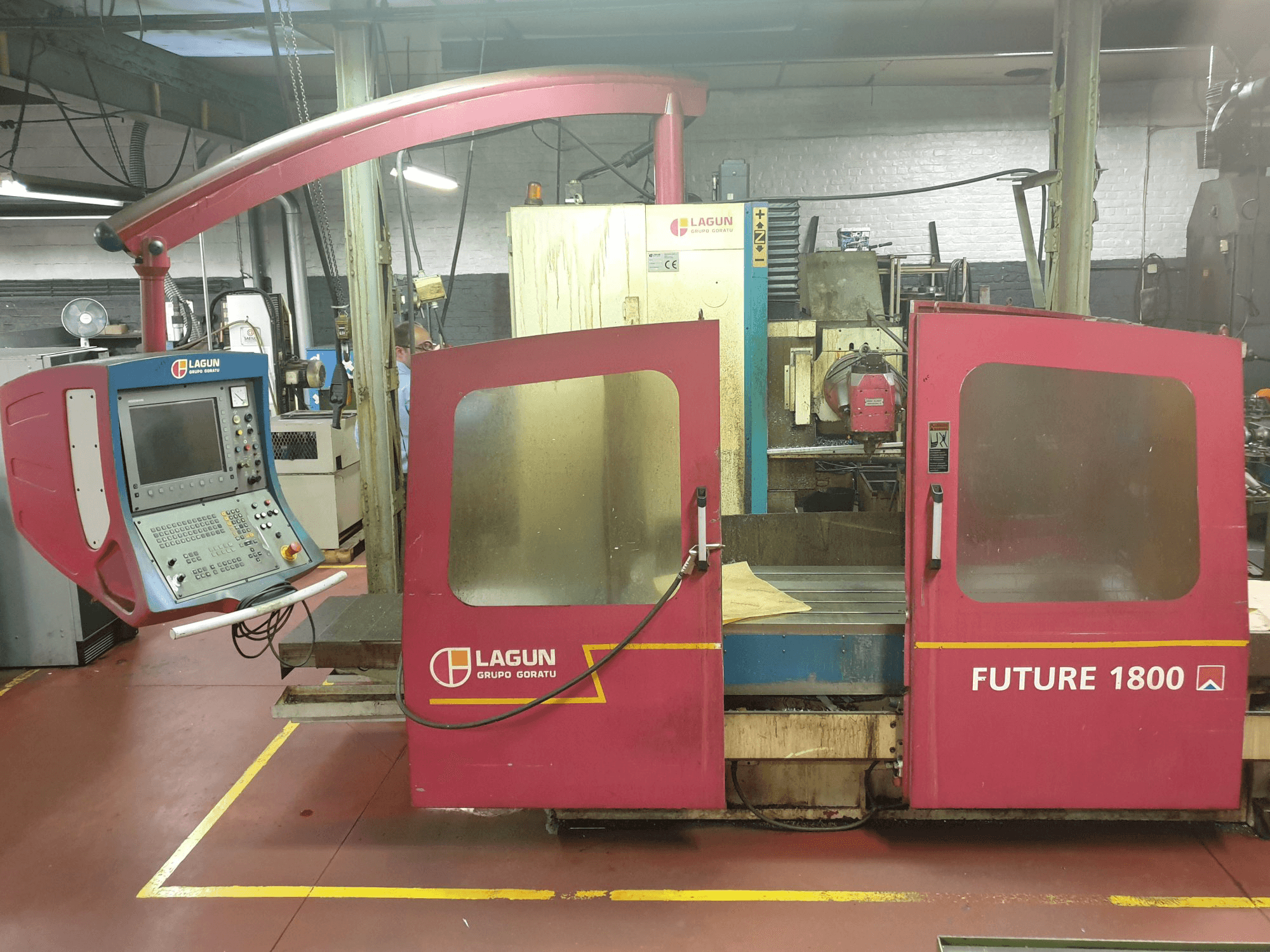 Prikaz stroja LAGUN FUTURE 1800 sprijeda