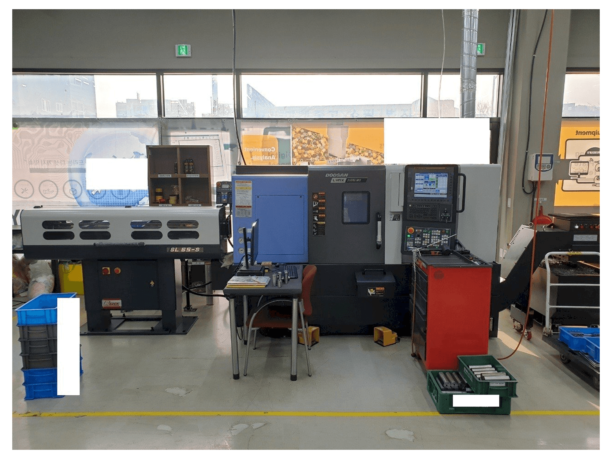 Prikaz stroja Doosan LYNX2100LMSB sprijeda