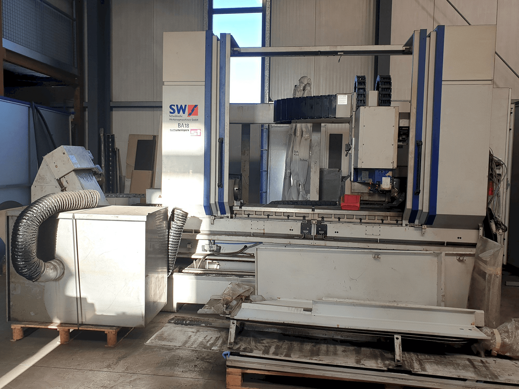 Prikaz stroja Schwäbische Werkzeugmaschinen BA 18 sprijeda