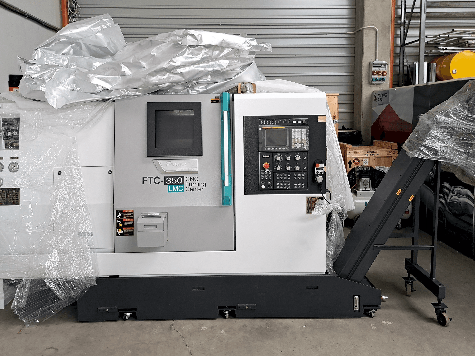 Prikaz stroja Feeler FTC 350 LMC sprijeda