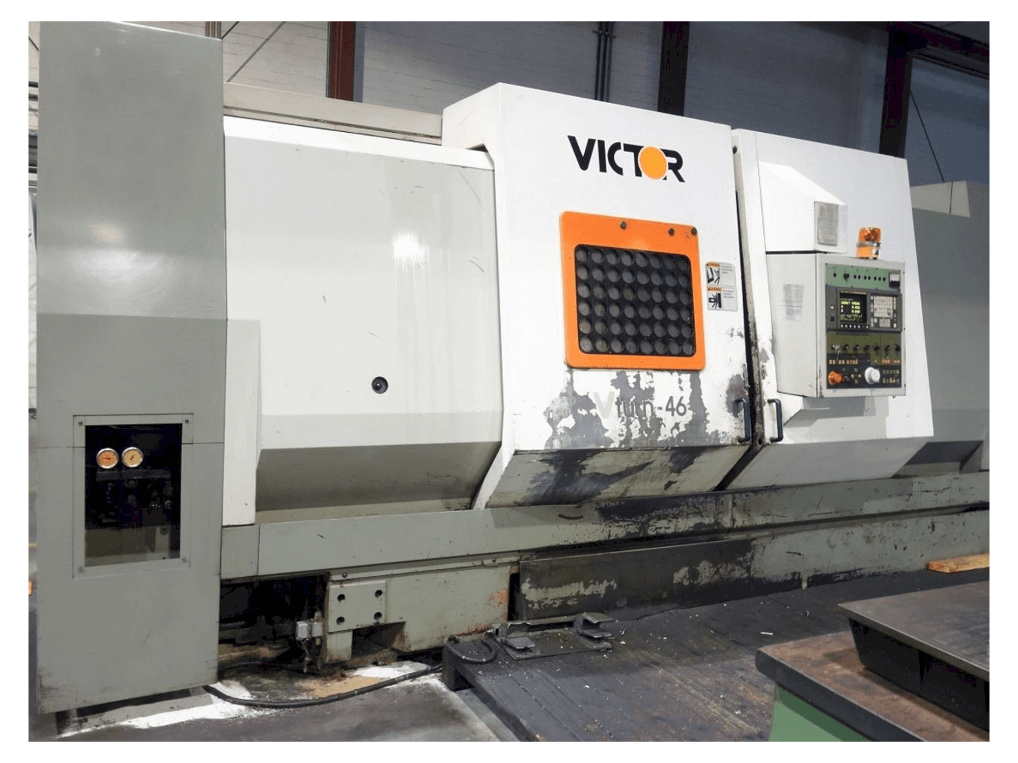 Prikaz stroja Victor V Turn 46 (1997) sprijeda