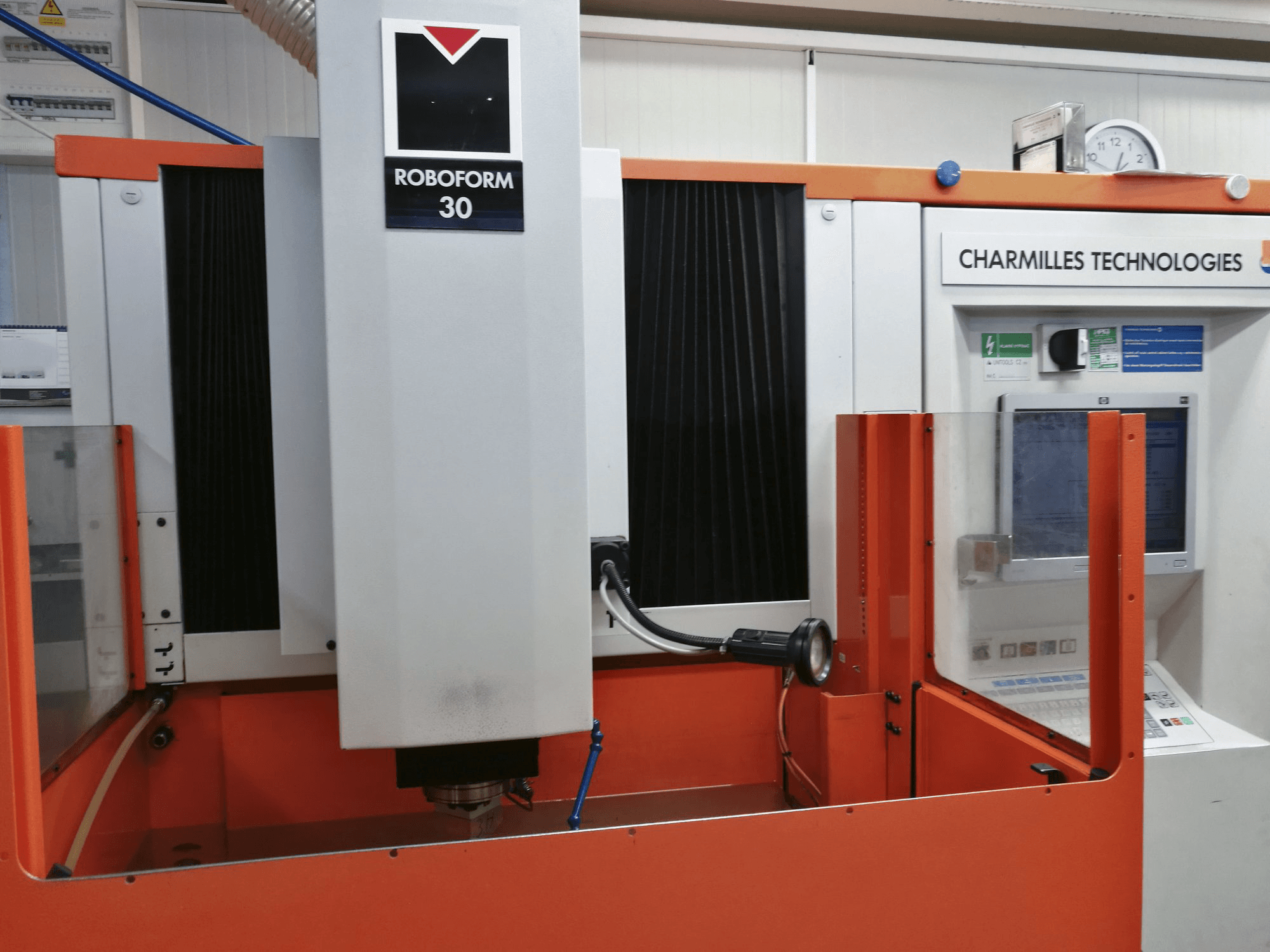 Prikaz stroja CHARMILLES ROBOFORM 30 sprijeda