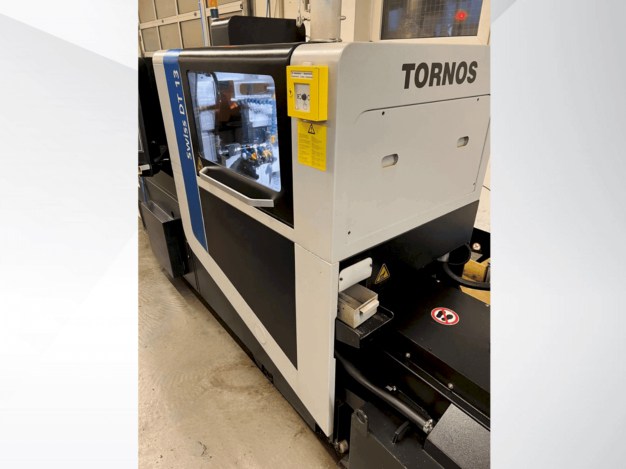 Prikaz stroja Tornos Swiss DT 13 sprijeda