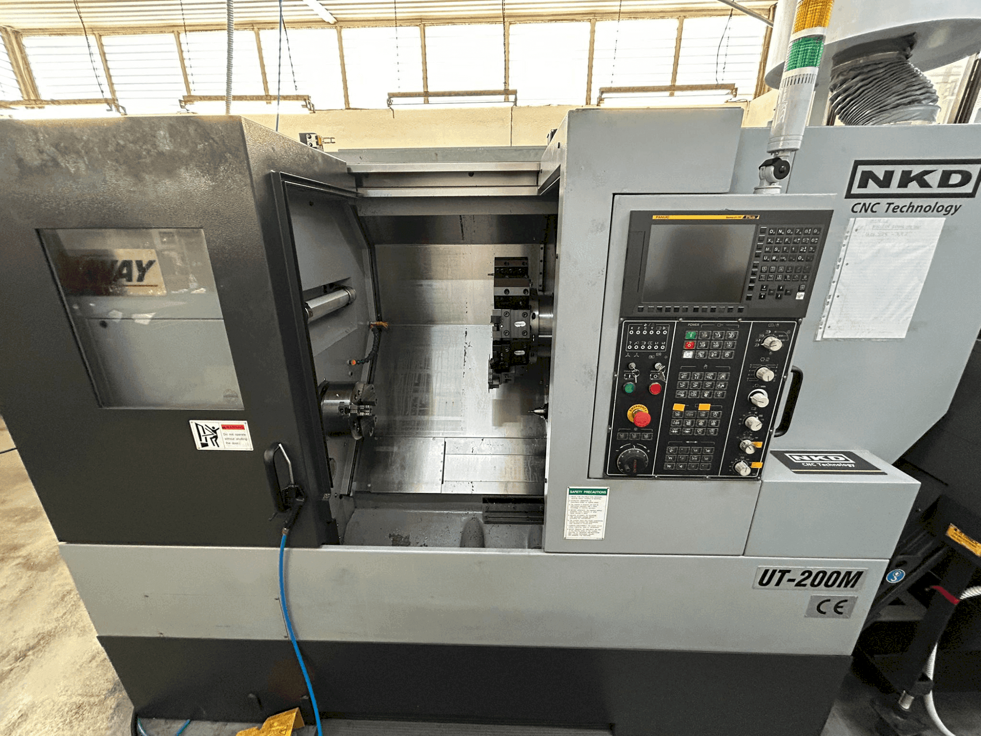 Prikaz stroja ACCUWAY UT-200M sprijeda