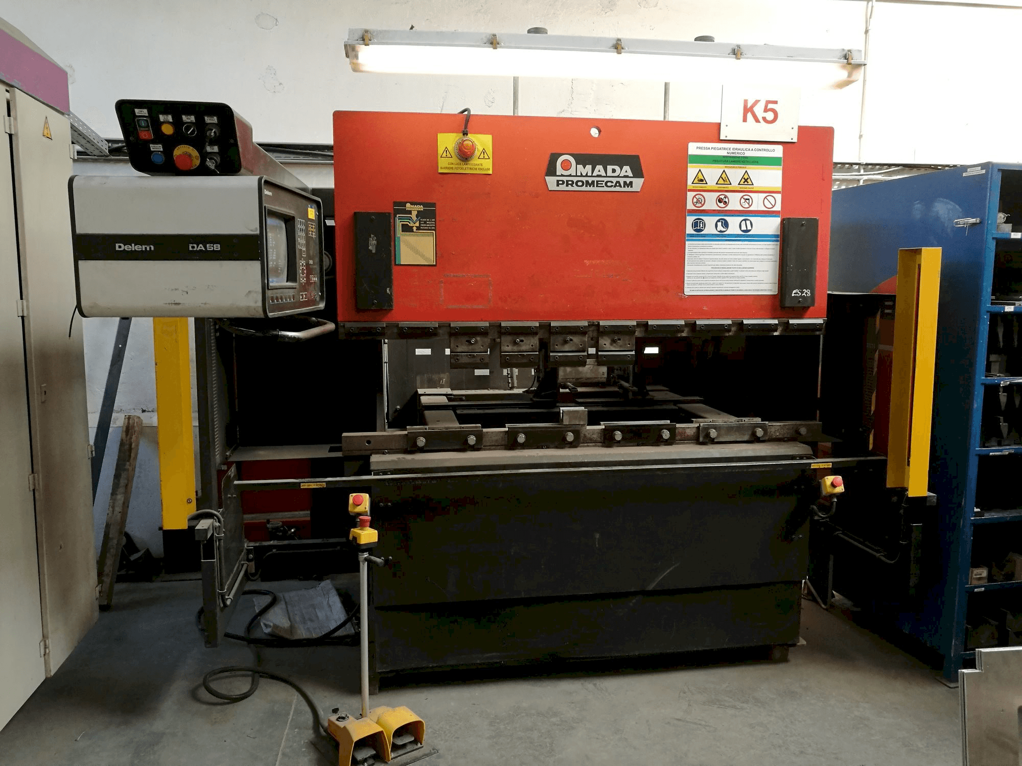 Prikaz stroja AMADA ITPS 50/20 sprijeda