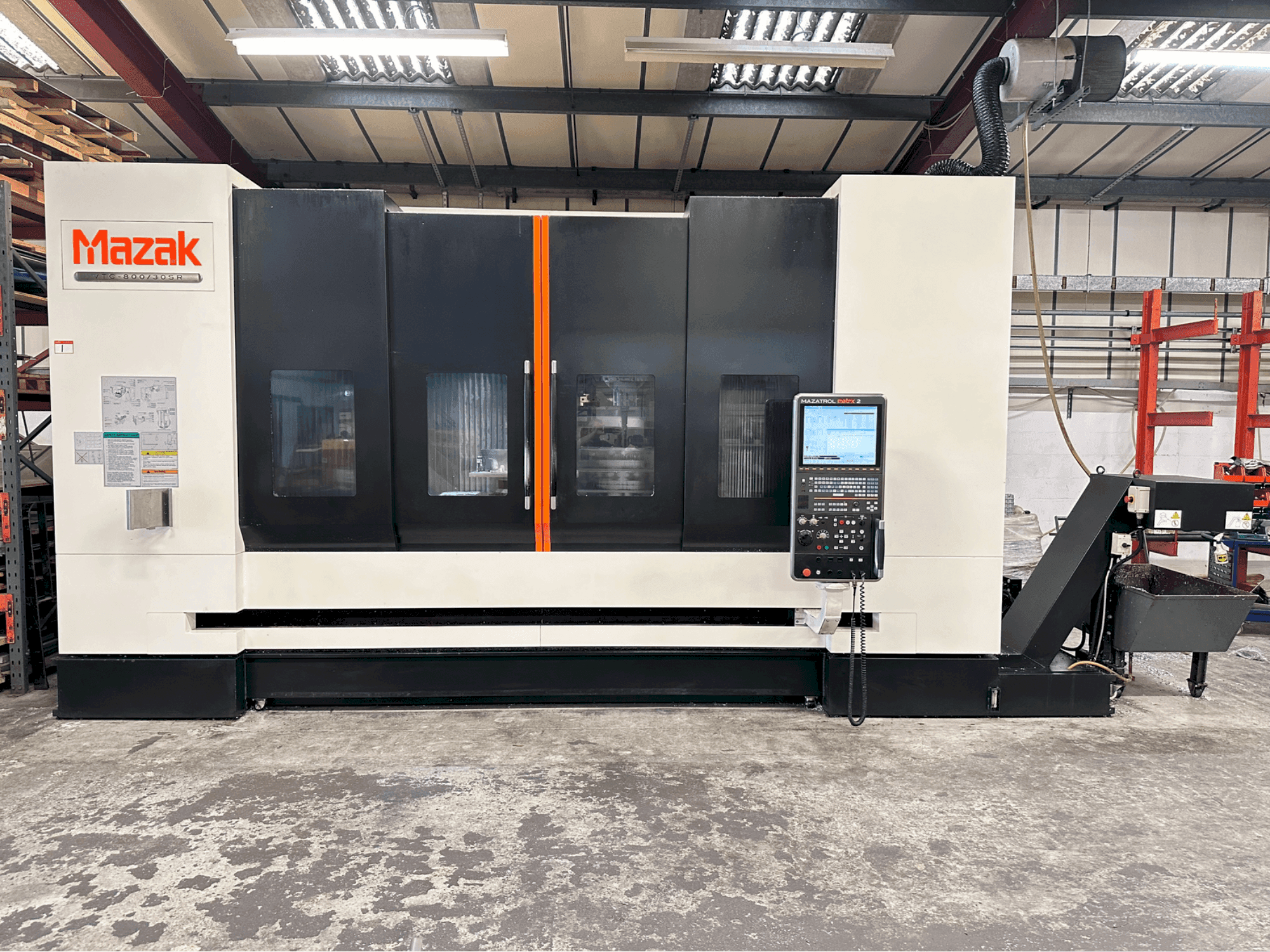 Prikaz stroja Mazak VTC-800/30SR sprijeda