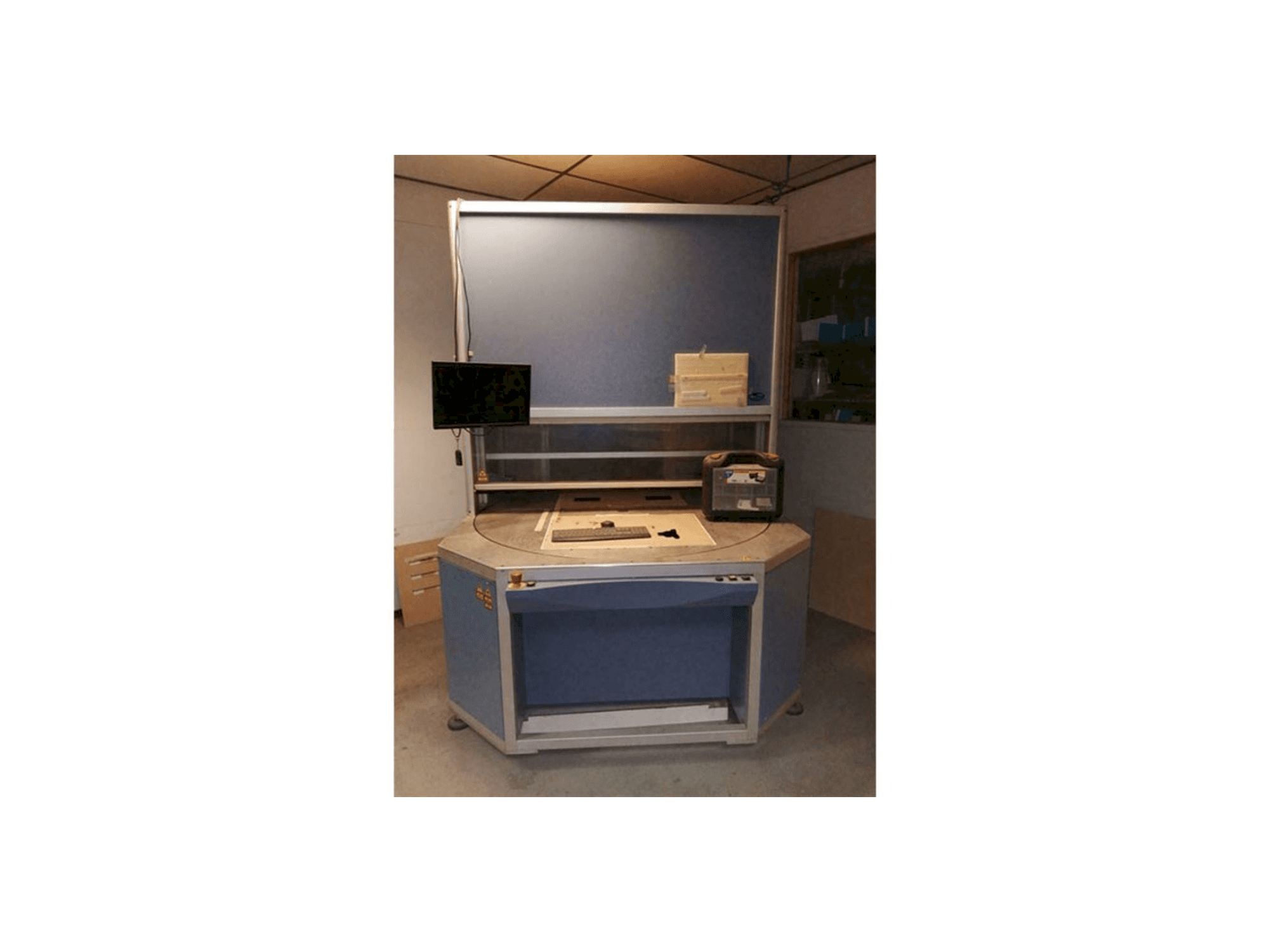 Prikaz stroja SEI Laser INFINITY 5070 sprijeda