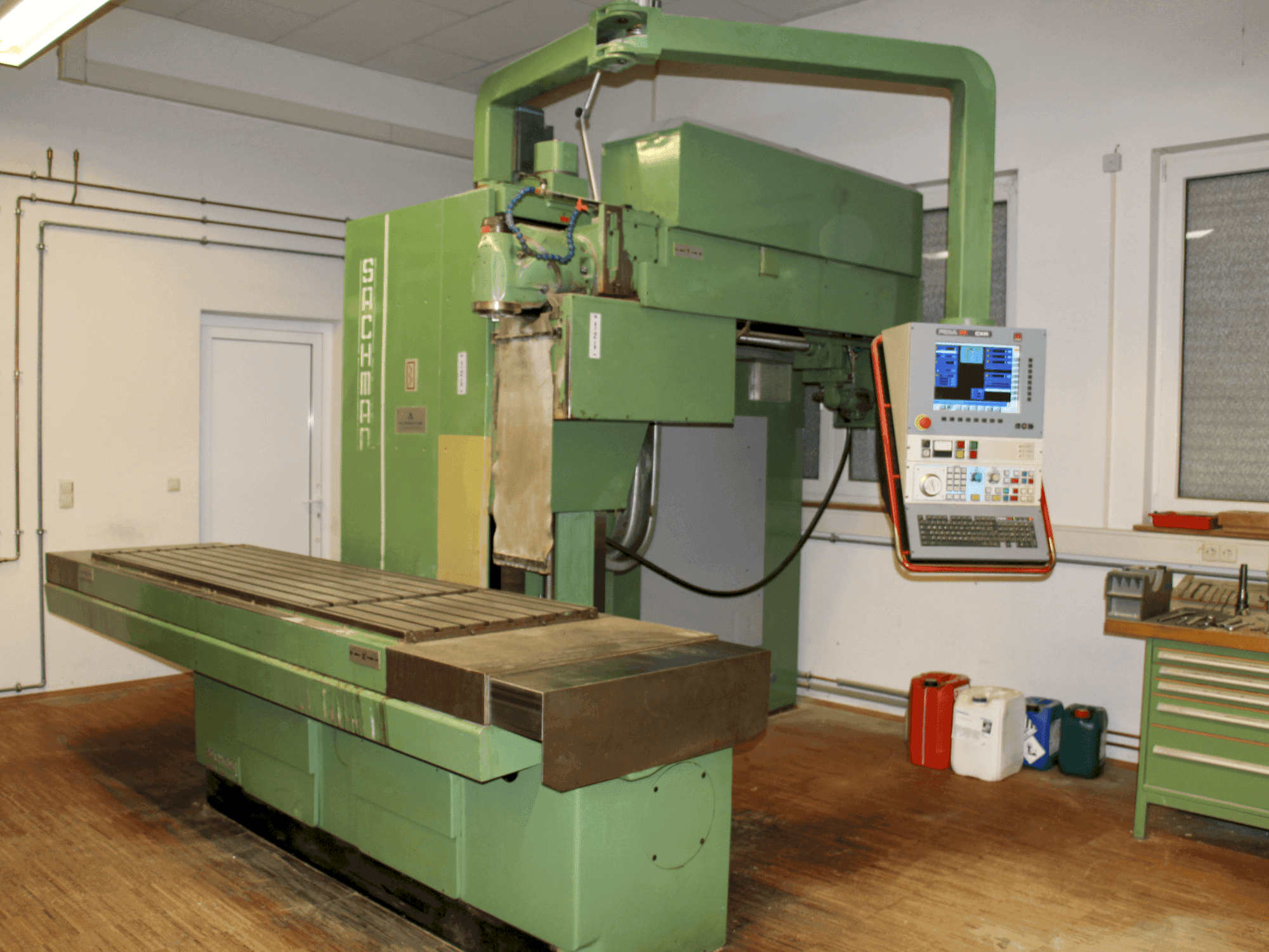 Prikaz stroja SACHMAN RP3CC (1990) sprijeda