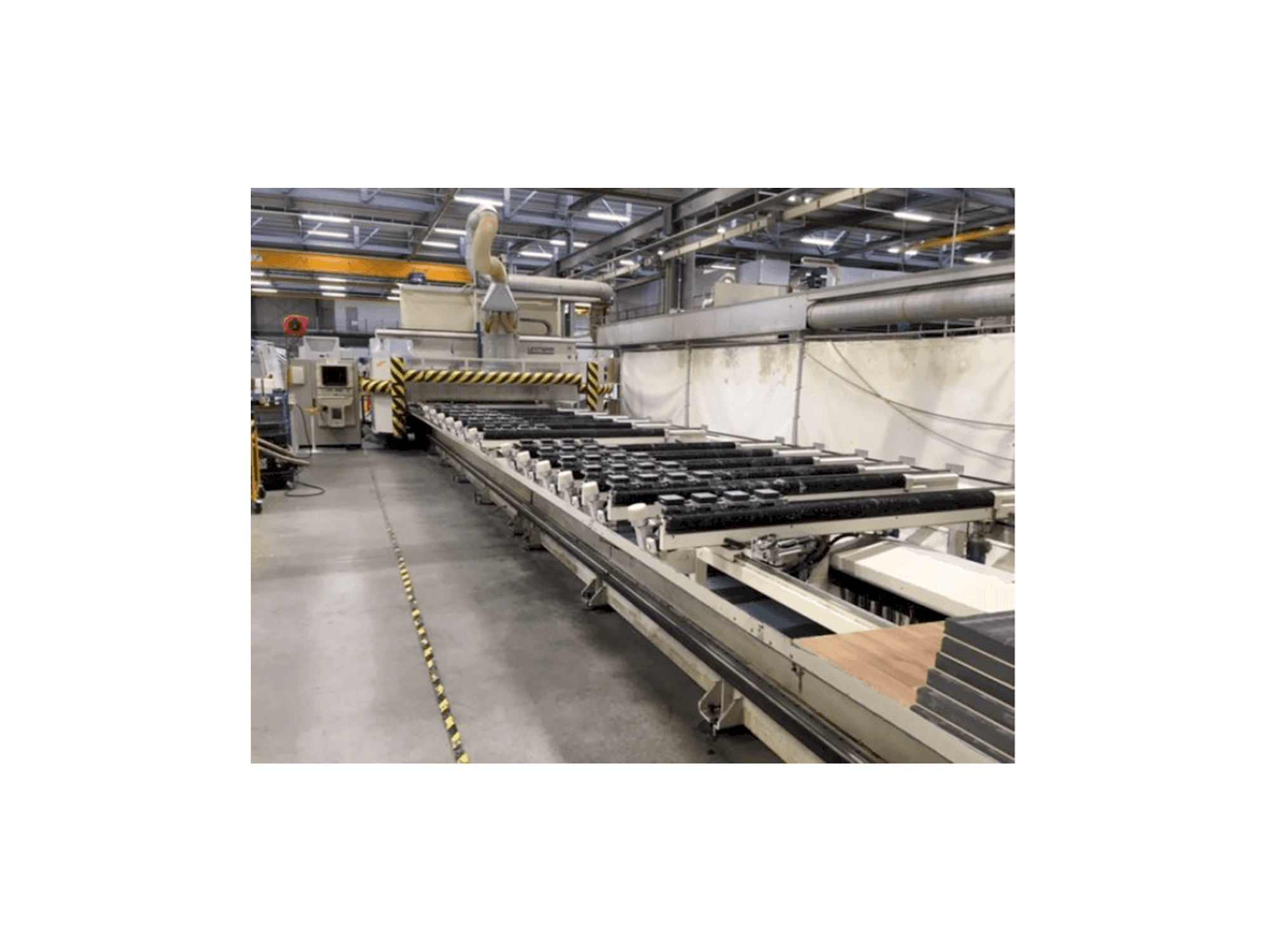 Prikaz lijeve strane stroja Uniteam 5 achs