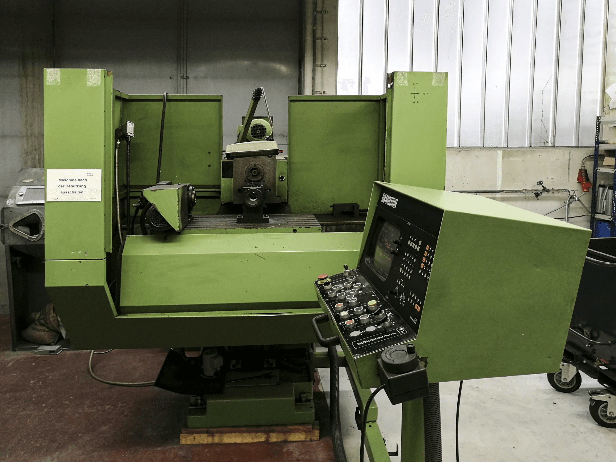 Prikaz stroja Mikron WF-31 D sprijeda