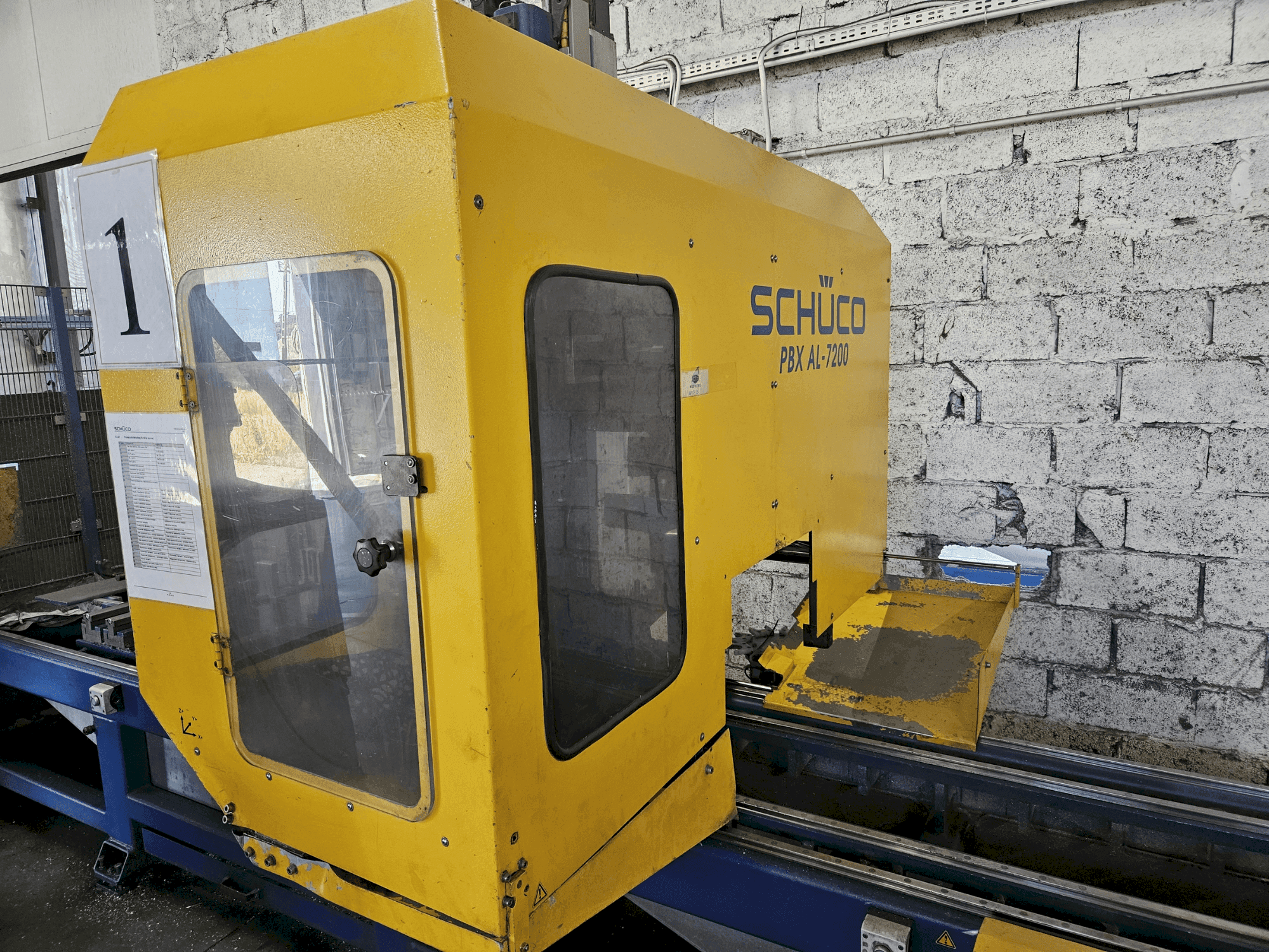 Prikaz stroja SCHÜCO PBX AL-7200 sprijeda