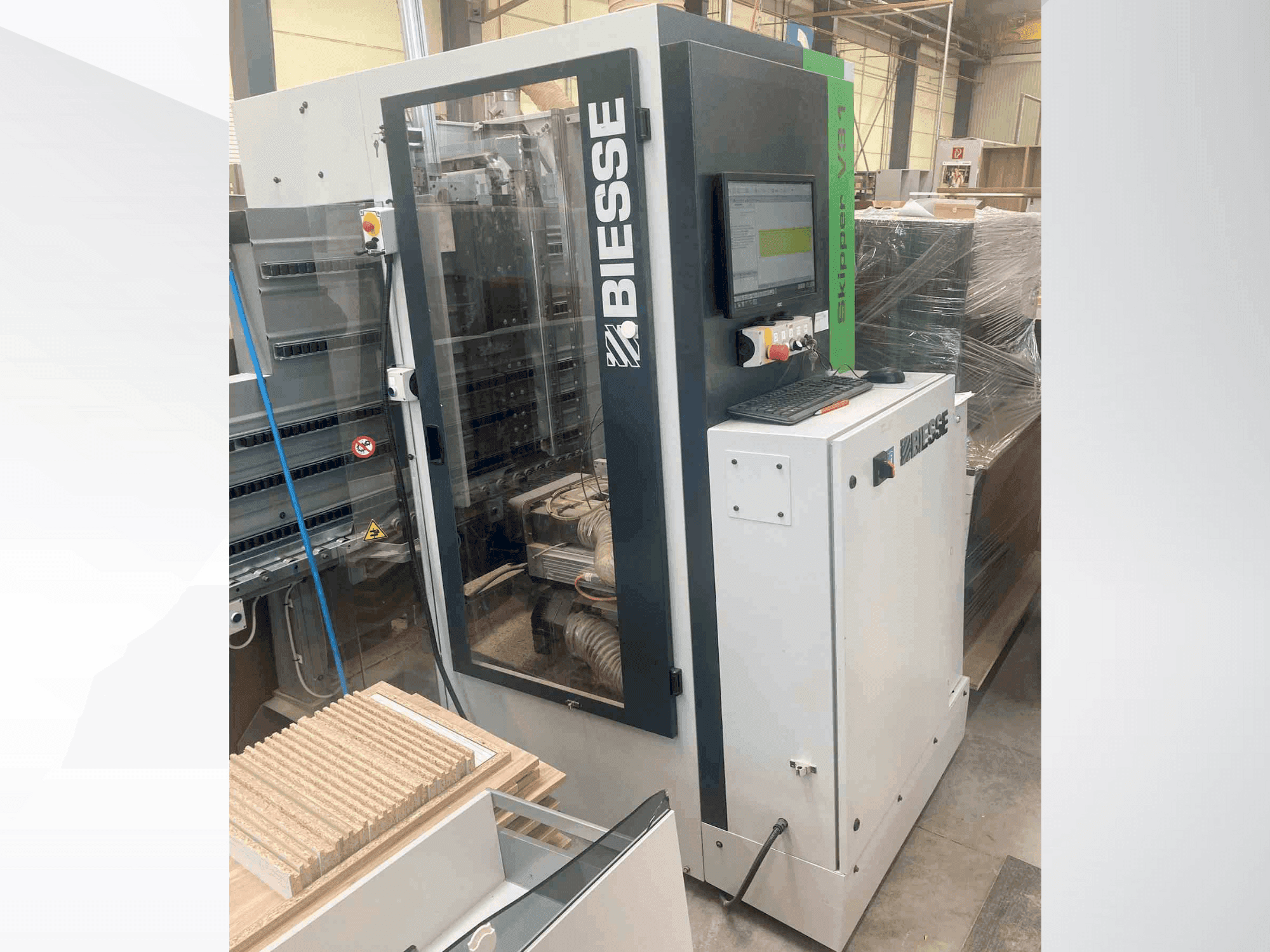 Prikaz stroja BIESSE Skipper V 31 sprijeda
