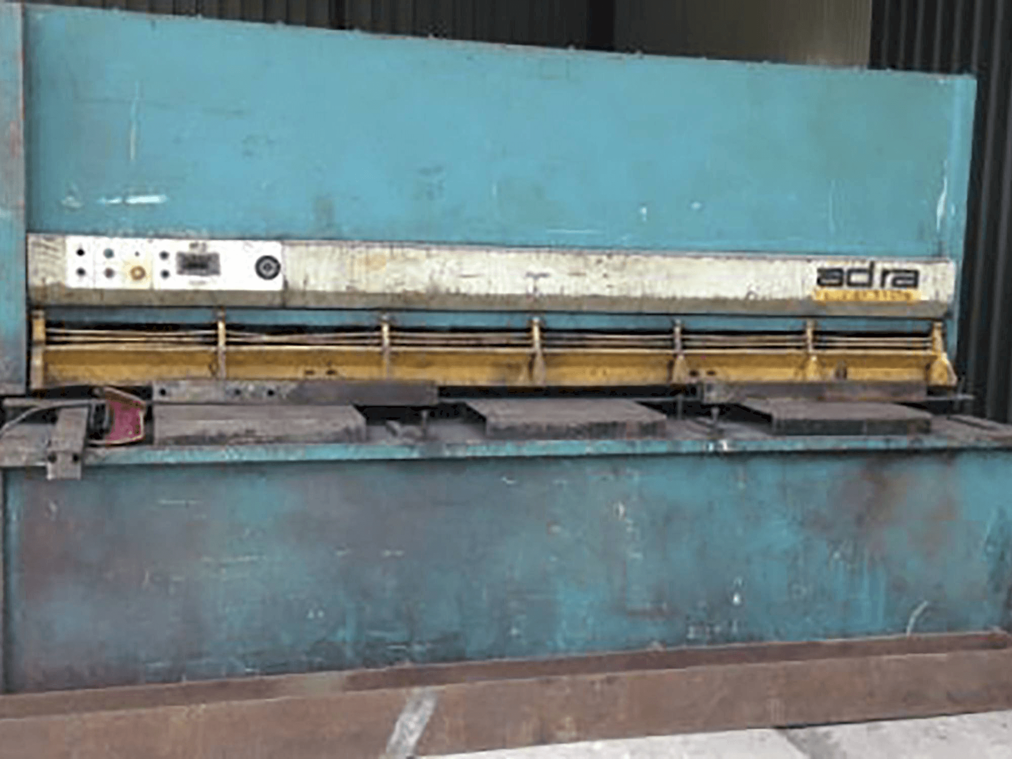 Prikaz stroja ADIRA GHS-1630 sprijeda