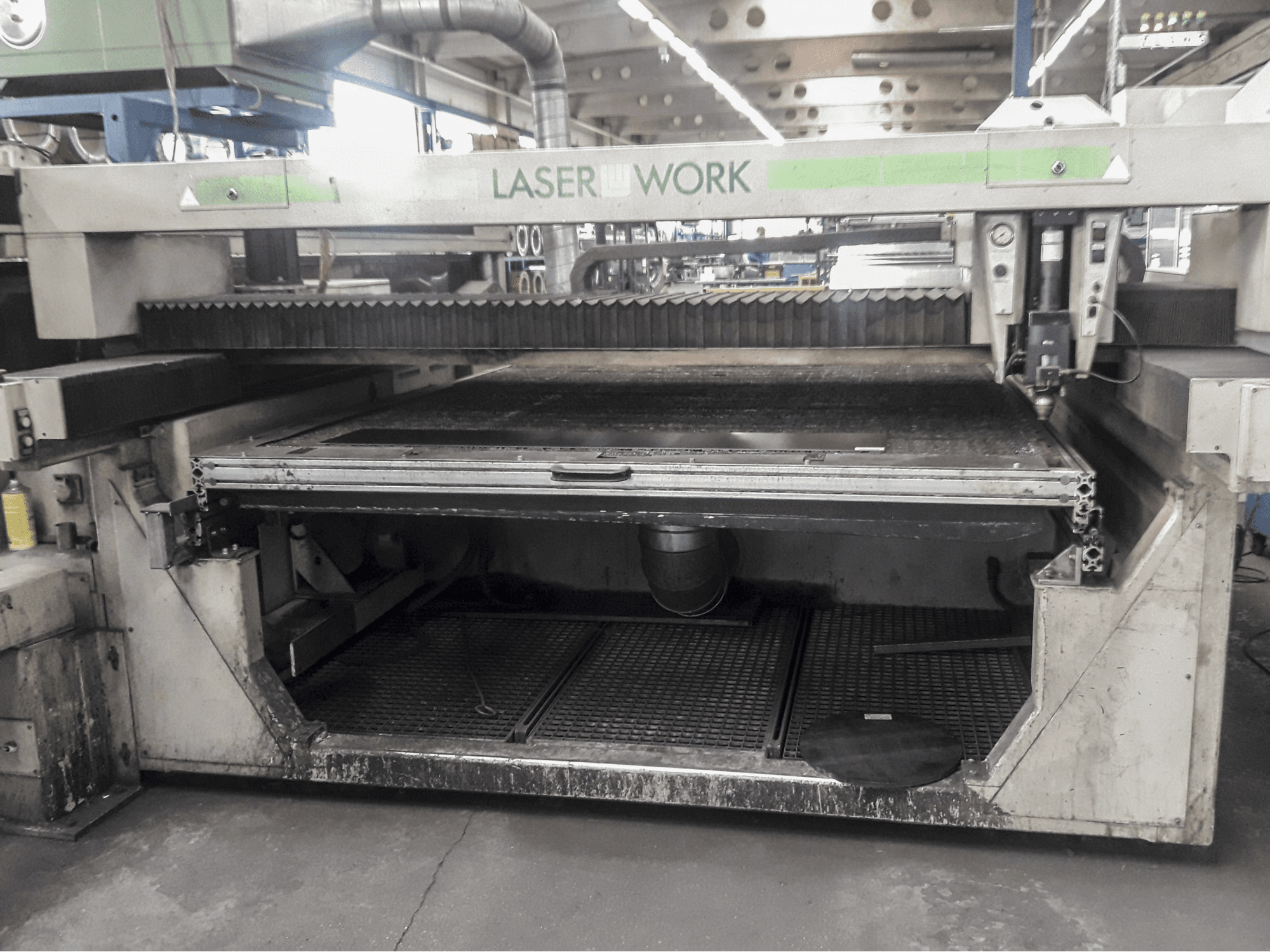 Prikaz stroja WEGMANN-BAASEL VFA 1750 sprijeda