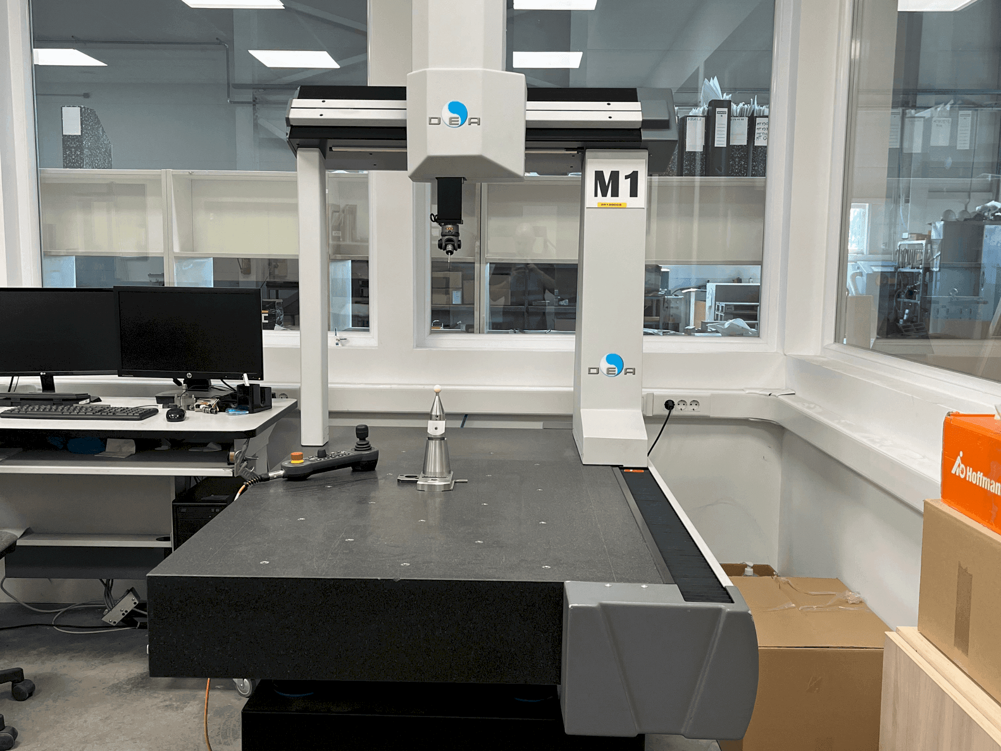 Prikaz stroja Hexagon PIONEER 061006 sprijeda