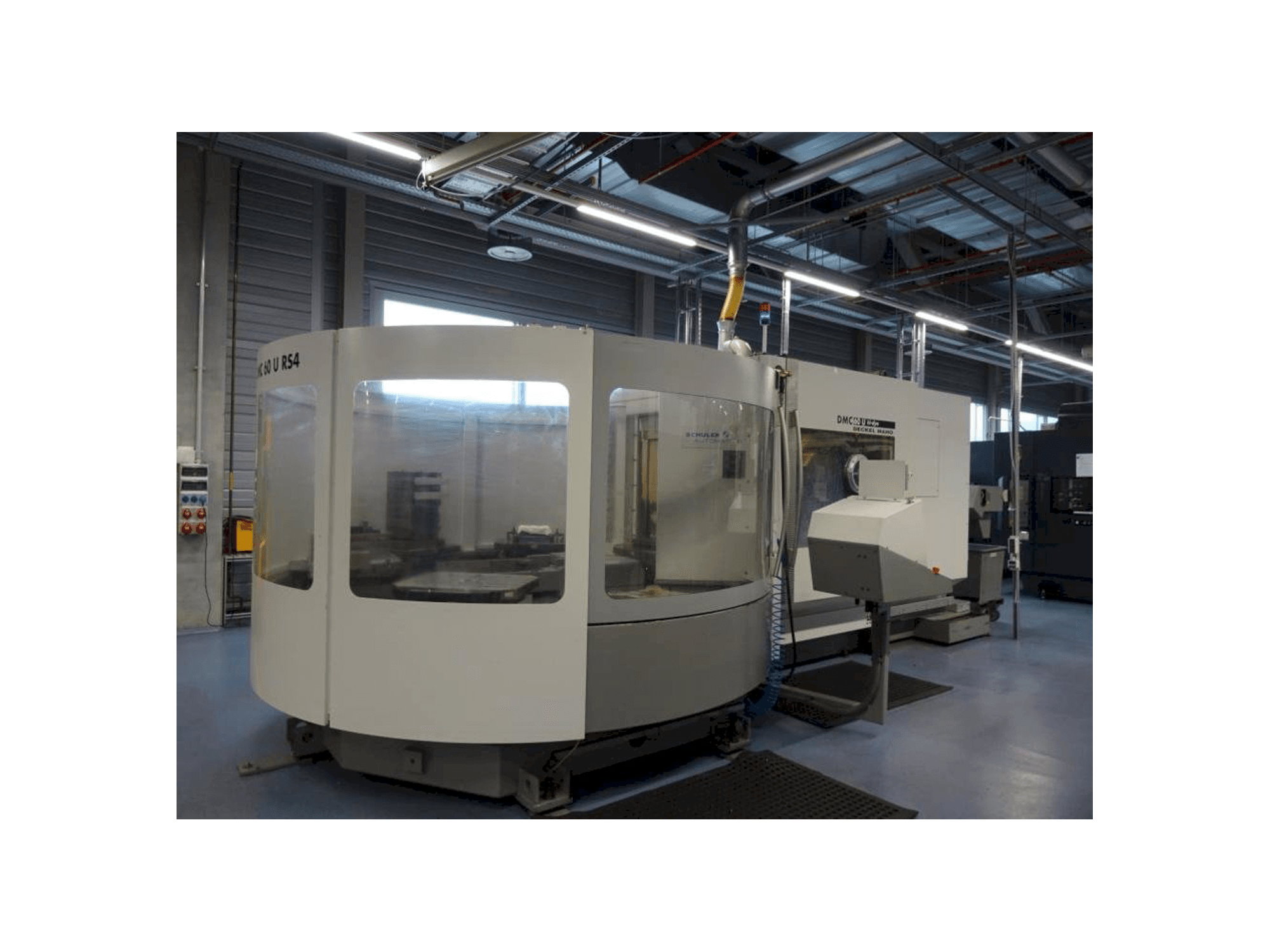 Prikaz stroja DECKEL MAHO DMC 60 U RS4 sprijeda