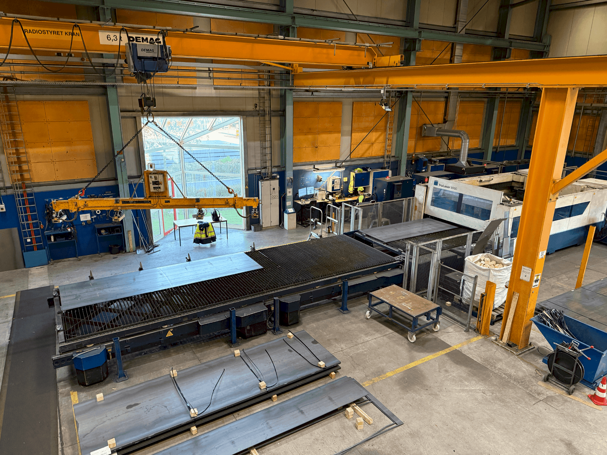 Prikaz stroja TRUMPF TruLaser 8000 sprijeda