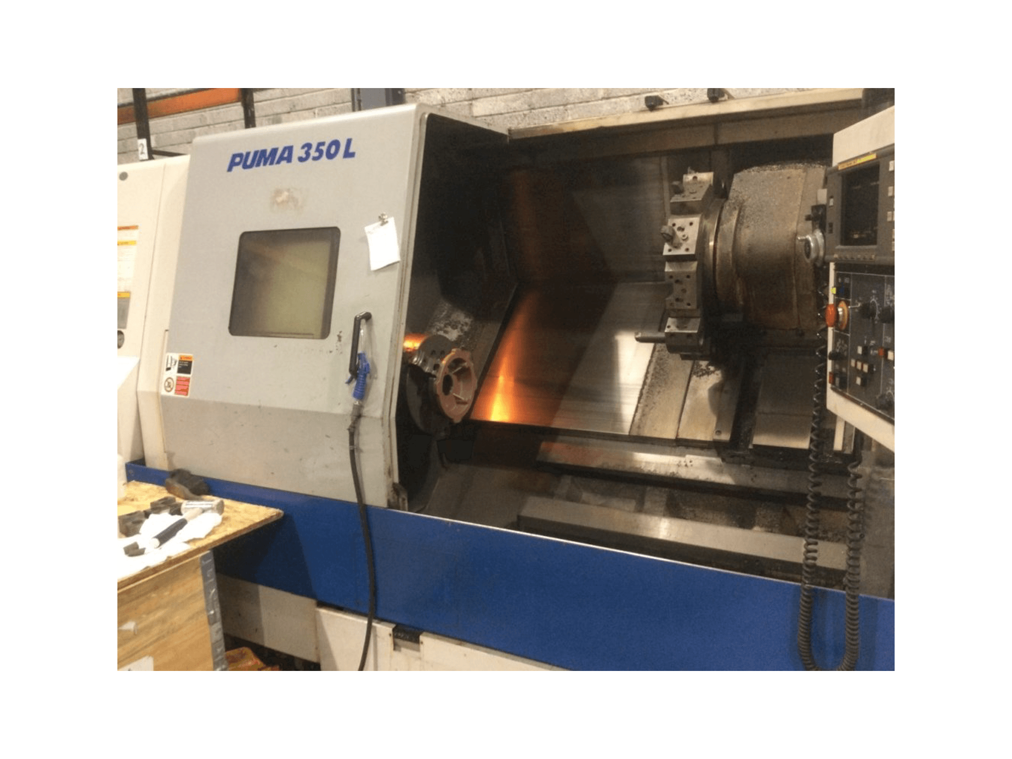 Prikaz stroja DAEWOO Puma 350LB sprijeda