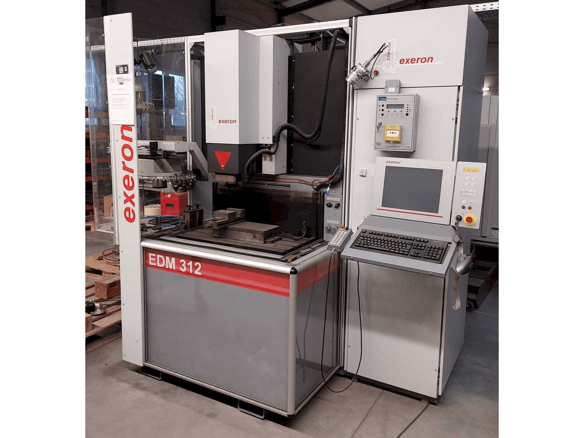 Prikaz stroja Exeron EDM 312 MF20 sprijeda