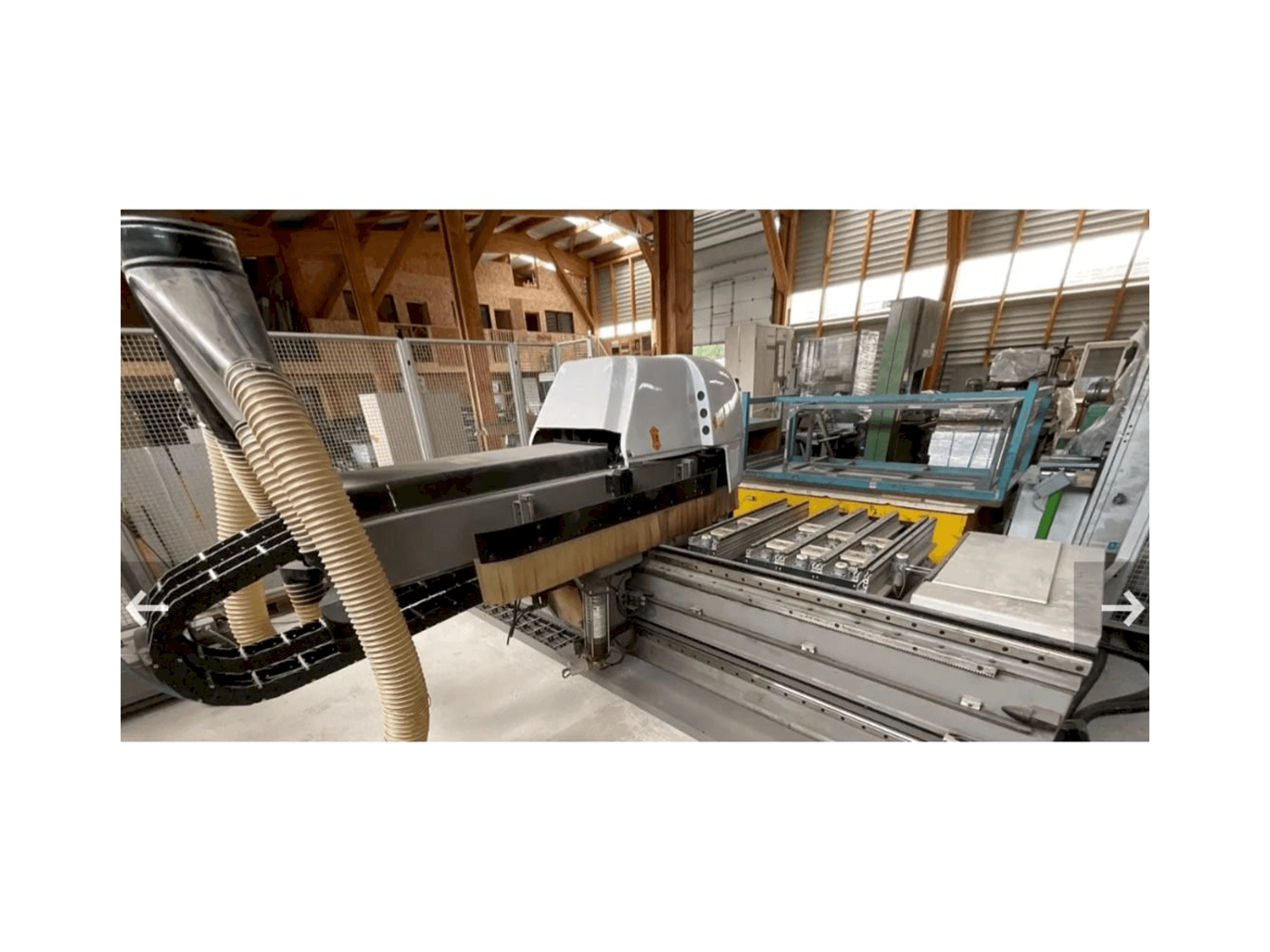 Prikaz stroja BIESSE Rover 321 R sprijeda