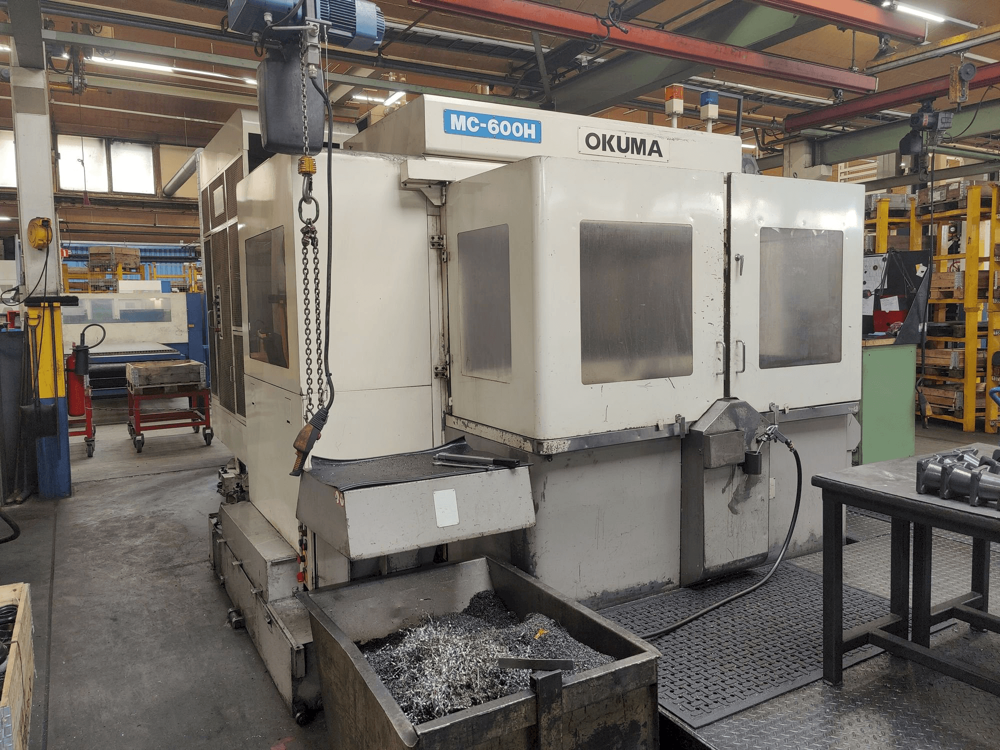 Prikaz stroja Okuma MC-600 H sprijeda